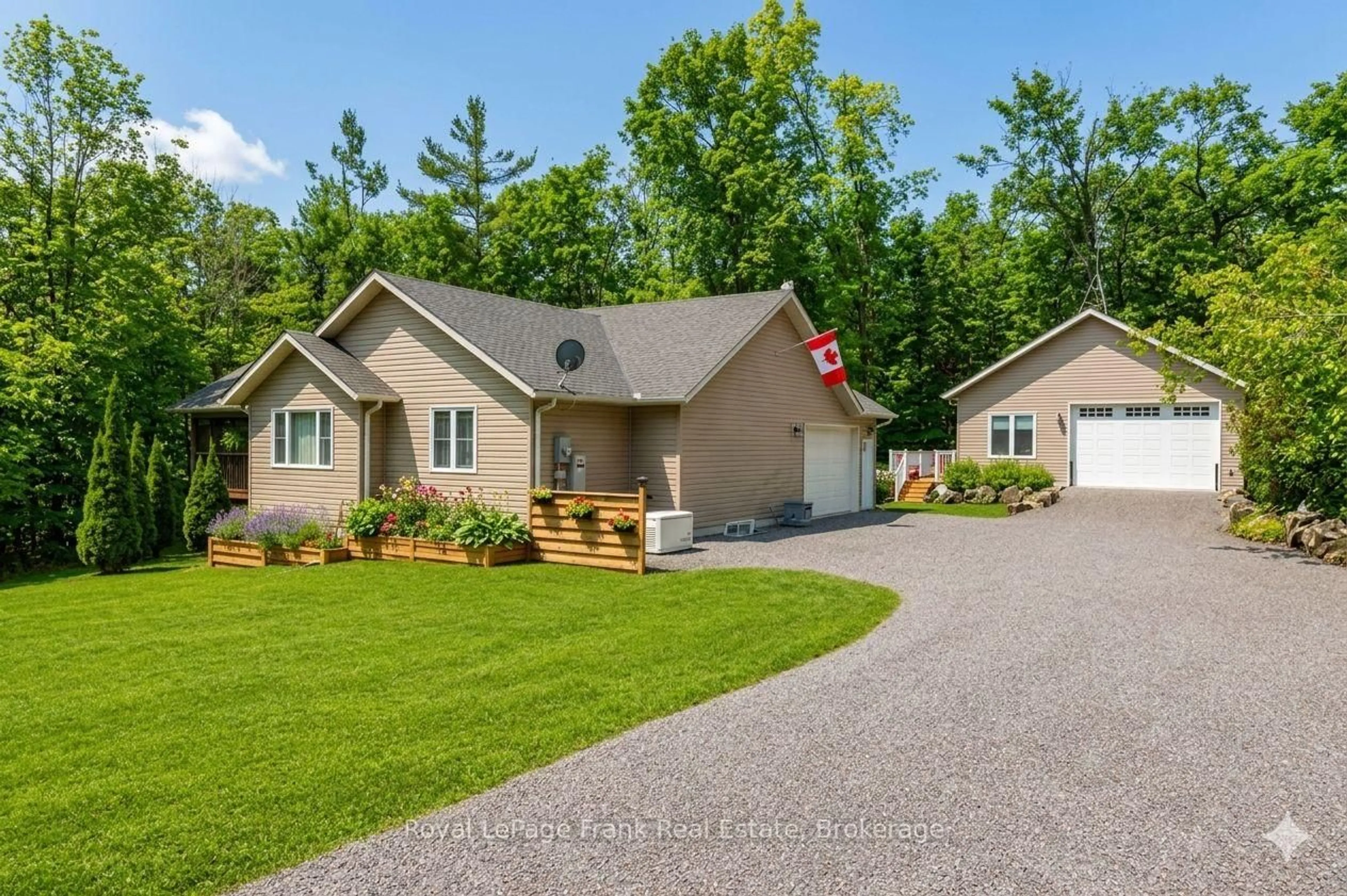 Home with vinyl exterior material, unknown for 25 Lakeland Ave, Trent Lakes Ontario K0L 1J0