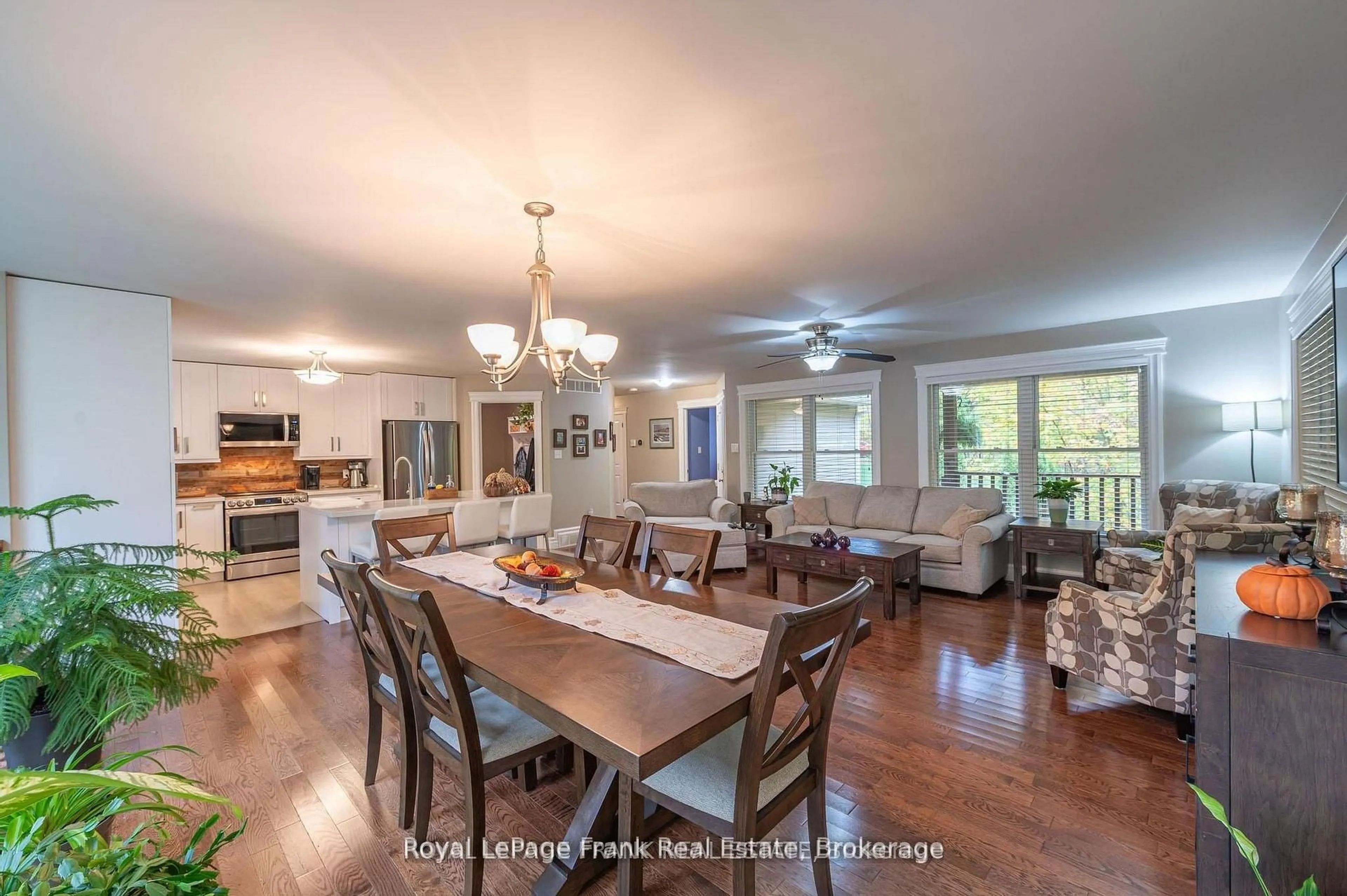 Dining room, wood/laminate floor for 25 Lakeland Ave, Trent Lakes Ontario K0L 1J0