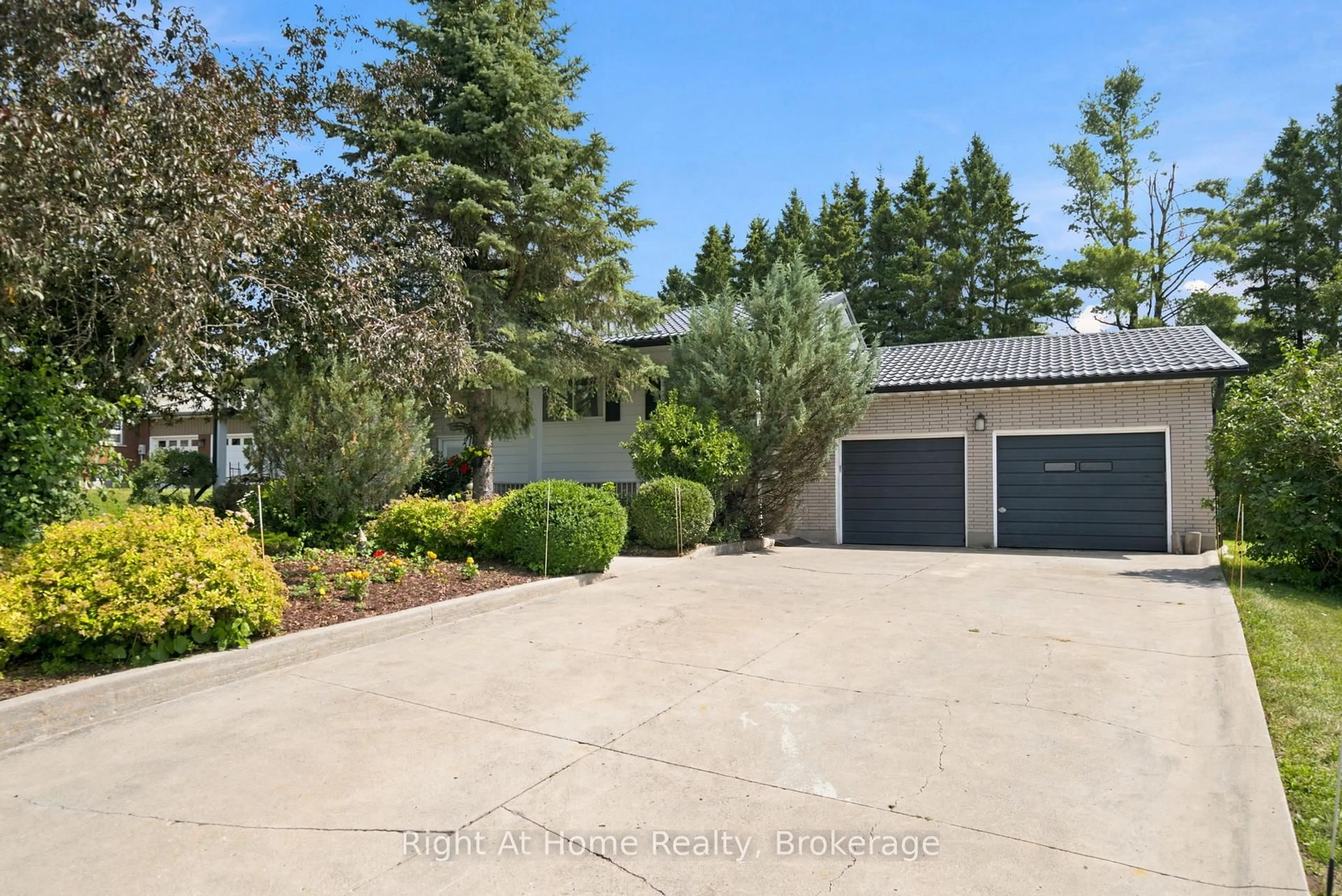 A pic from outside/outdoor area/front of a property/back of a property/a pic from drone, street for 659 Foley Rd, Selwyn Ontario K0L 1T0