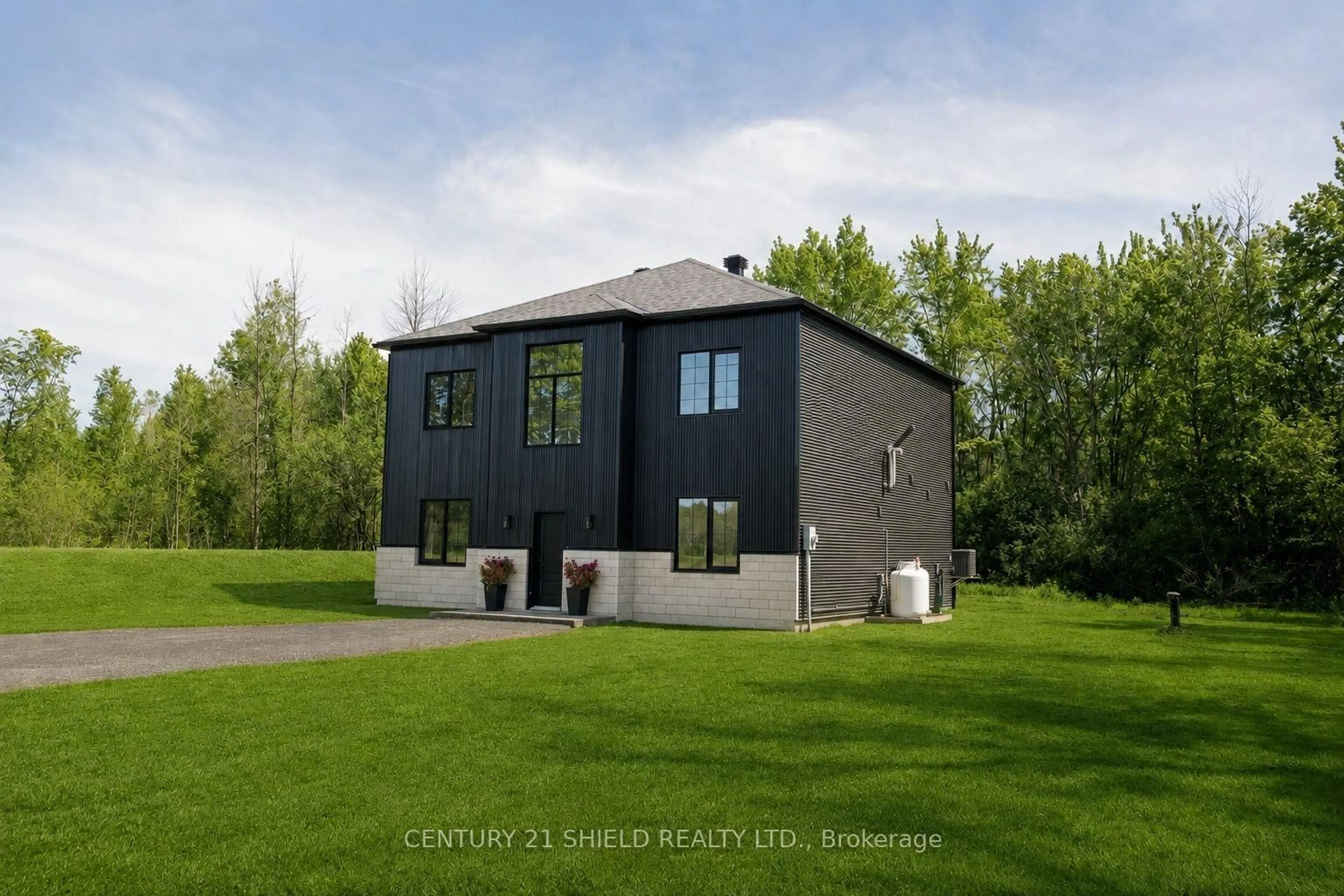 Home with vinyl exterior material, building for 5153 Archer Rd, South Dundas Ontario K0C 1M0