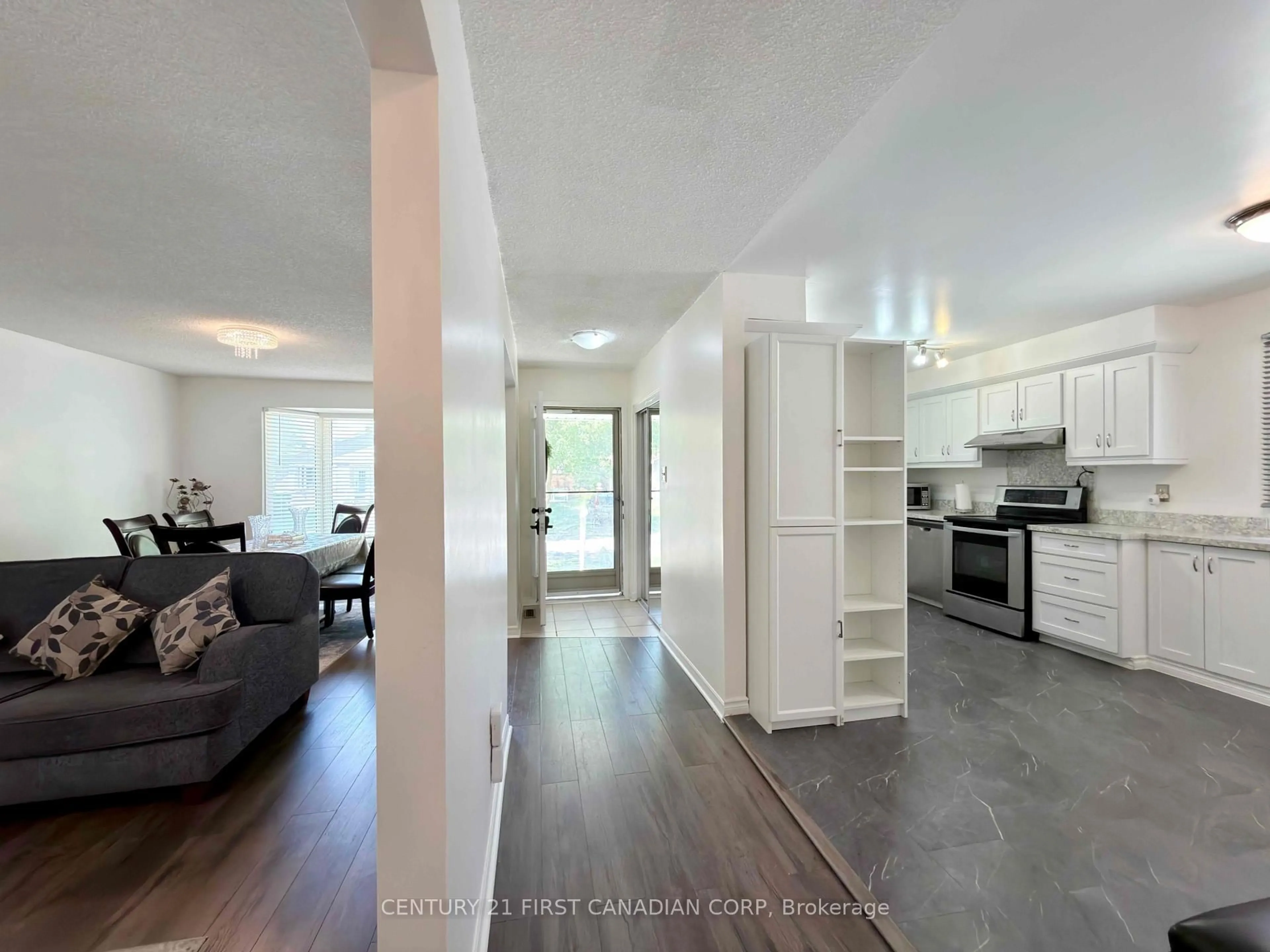 Open concept kitchen, unknown for 74 Tumbleweed Cres, London South Ontario N6E 2N8