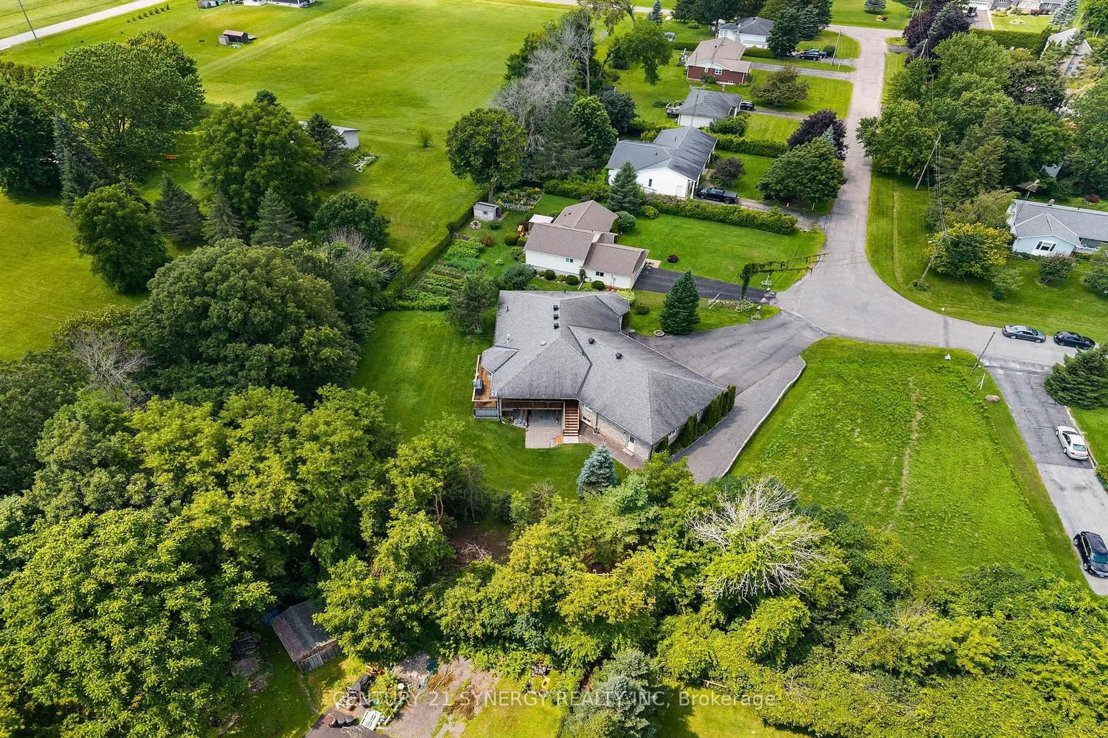 A pic from outside/outdoor area/front of a property/back of a property/a pic from drone, unknown for 21 Holly Dr, Edwardsburgh/Cardinal Ontario K0E 1T1