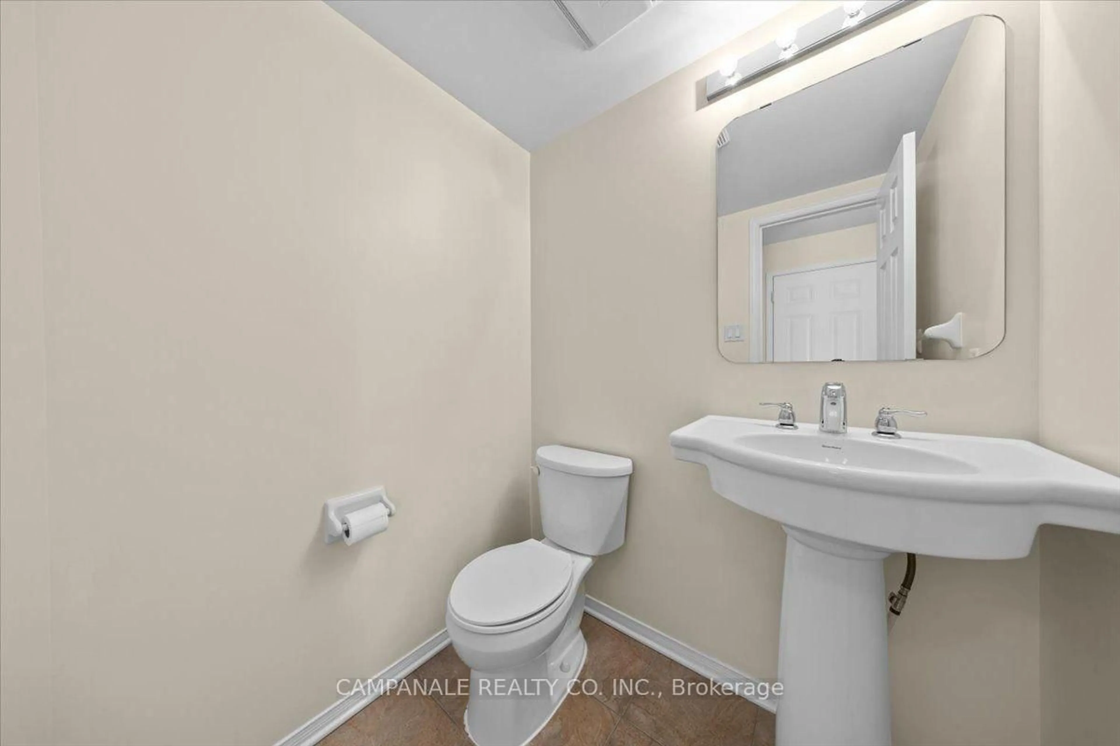 Standard bathroom, unknown for 104 Wolff Cres, Arnprior Ontario K7S 0C2