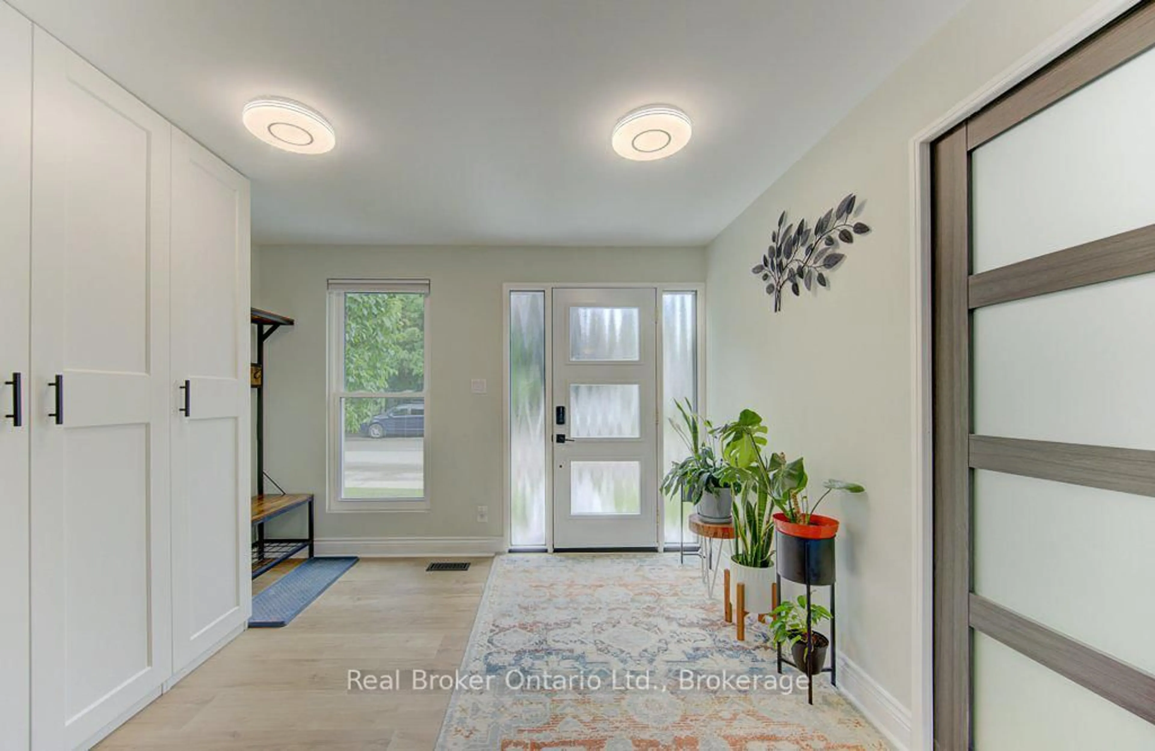 Indoor entryway for 17 Amelia St, Brant Ontario N3L 1Z4