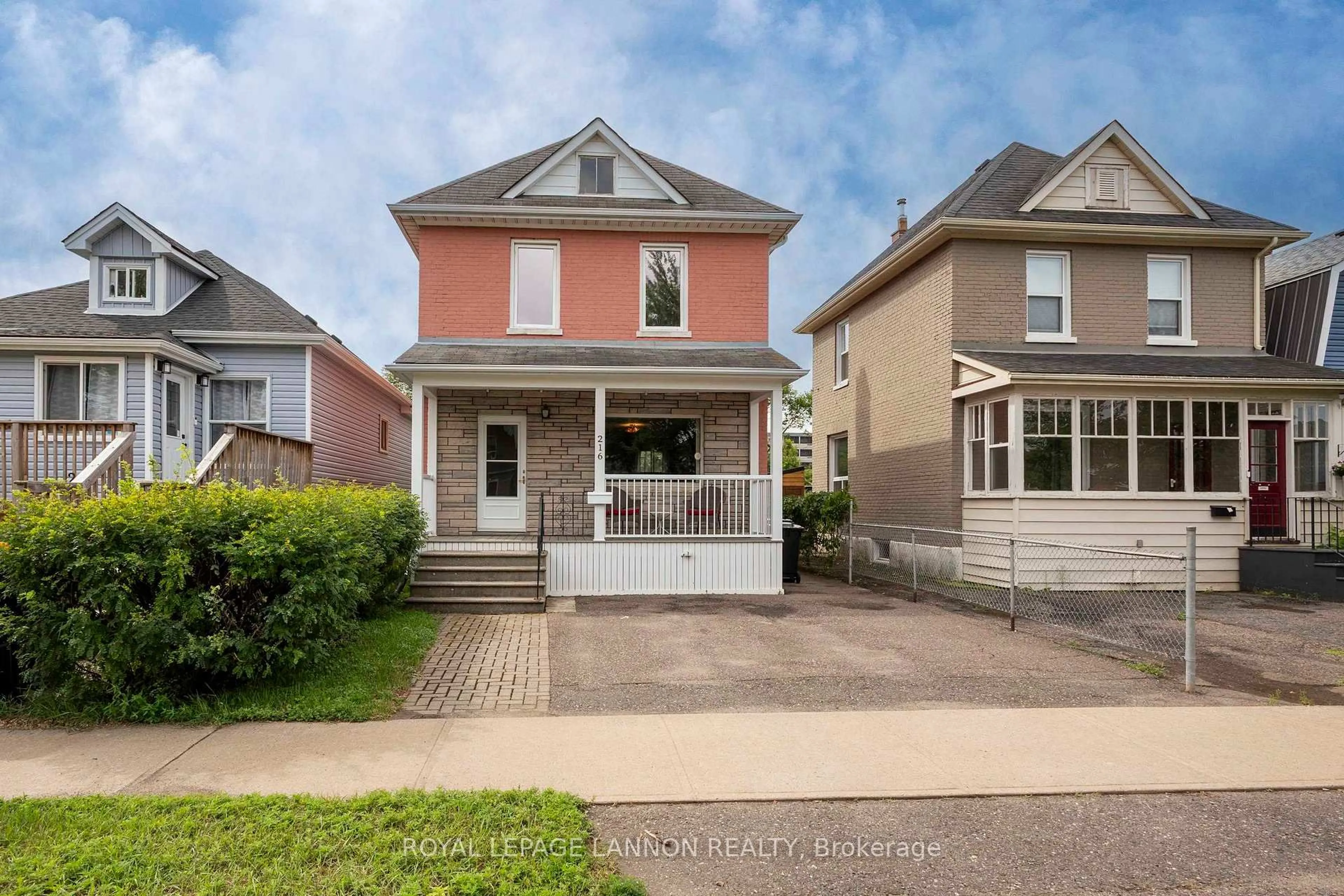 Unknown for 216 Francis St, Thunder Bay Ontario P7E 4C2