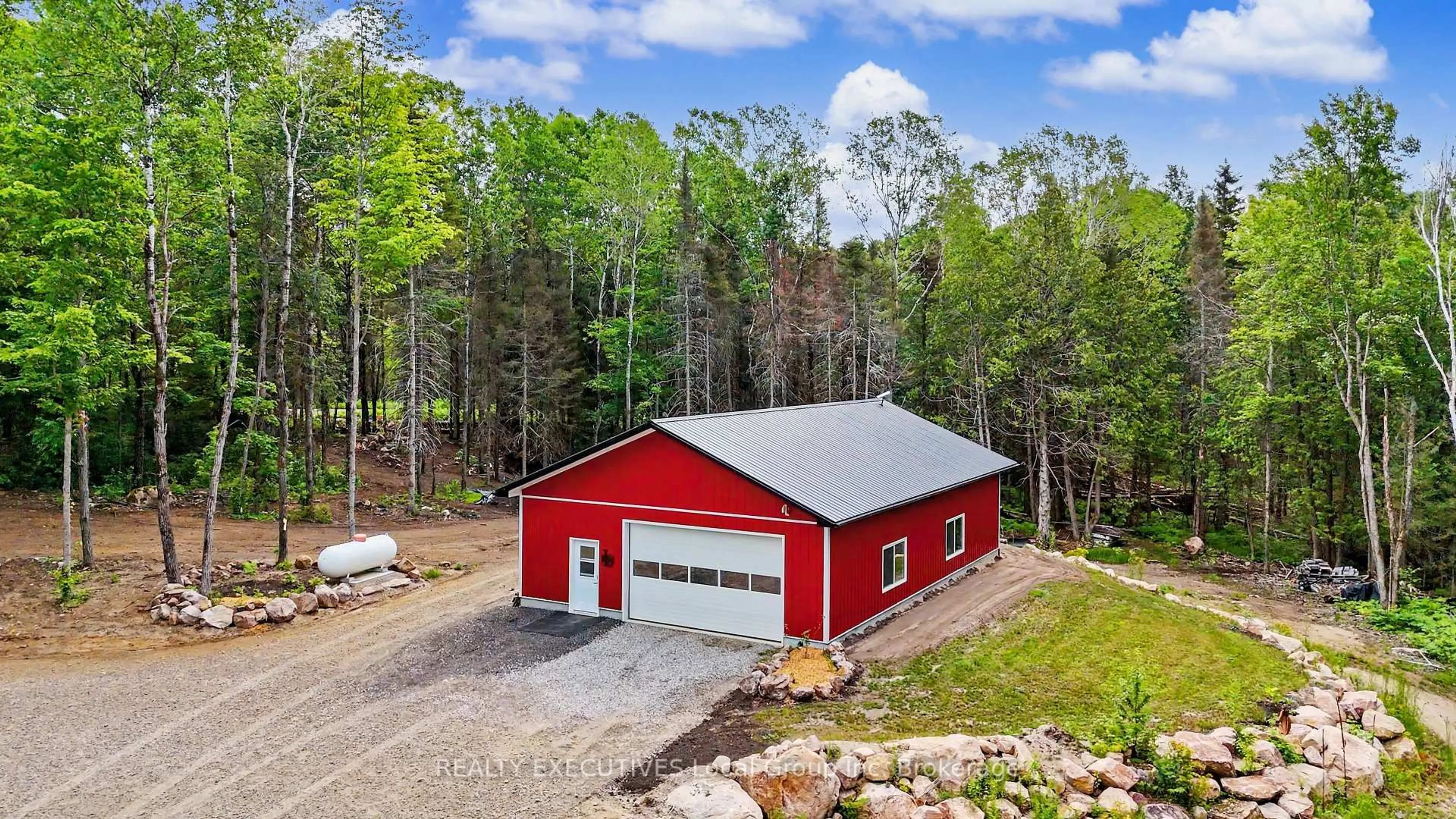 A pic from outside/outdoor area/front of a property/back of a property/a pic from drone, building for 2149 SOUTH SHORE Rd, Bonfield Ontario P0H 1E0