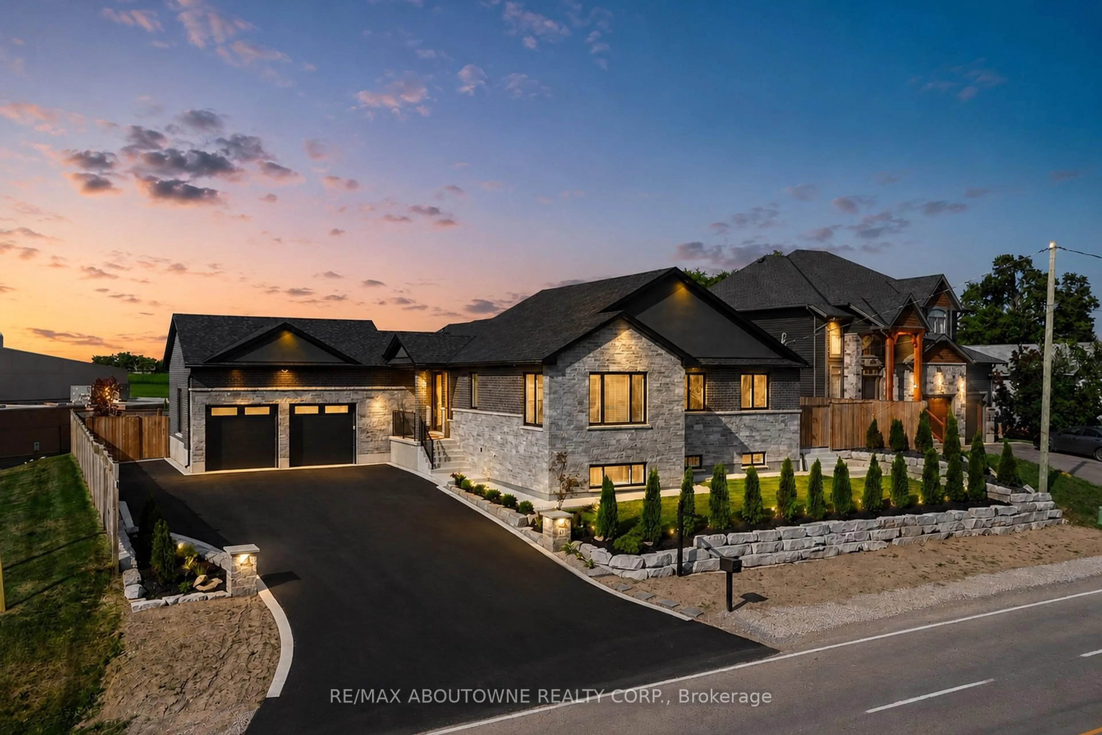 Home with brick exterior material, mountain view for 21 Haldimand 66 Rd, Haldimand Ontario N3W 1N7