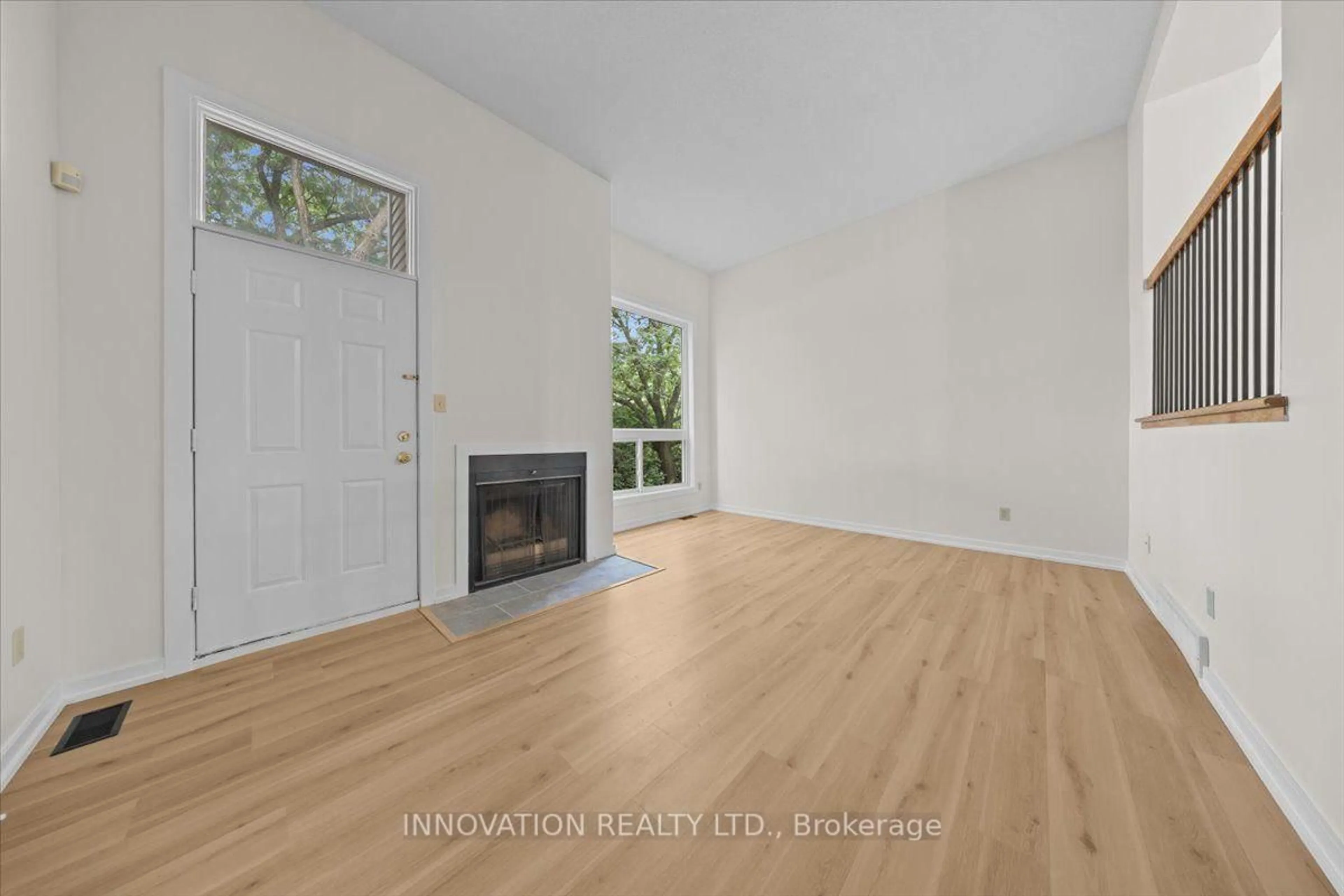 A pic of a room for 76 Esterlawn Private #2, Ottawa Ontario K2A 4B9