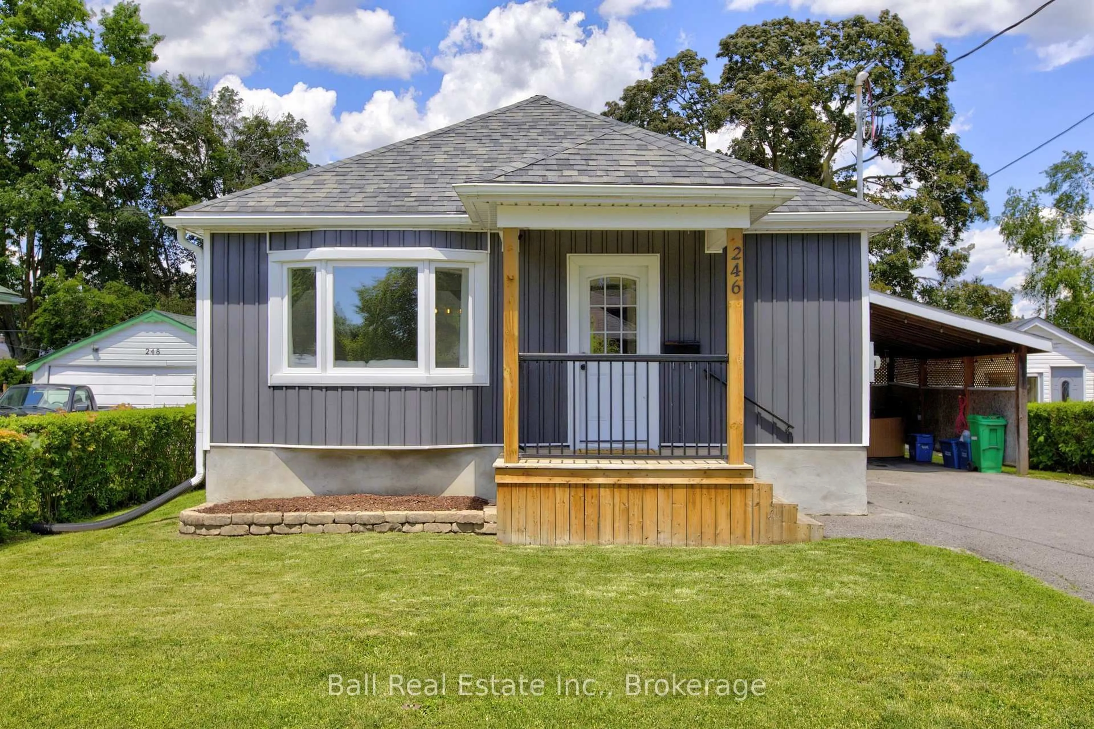 Home with vinyl exterior material, building for 246 King George St, Peterborough Ontario K9J 1R8