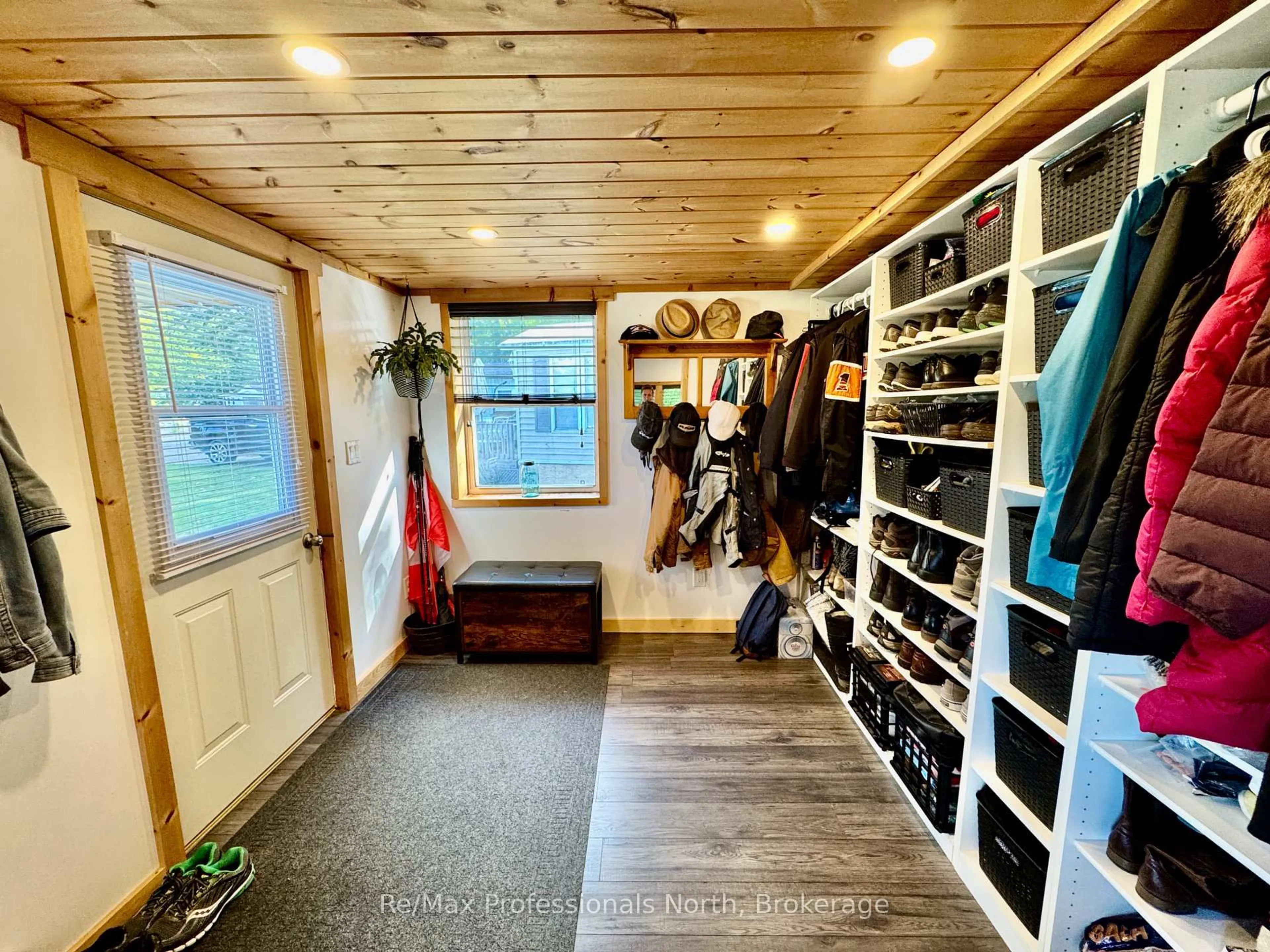 Indoor entryway for 1007 Racoon Rd #107, Gravenhurst Ontario P1P 0C4