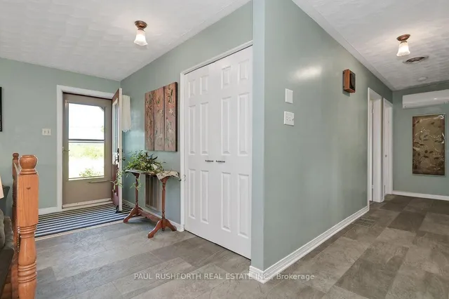 2362 Russland Rd, Russell 5