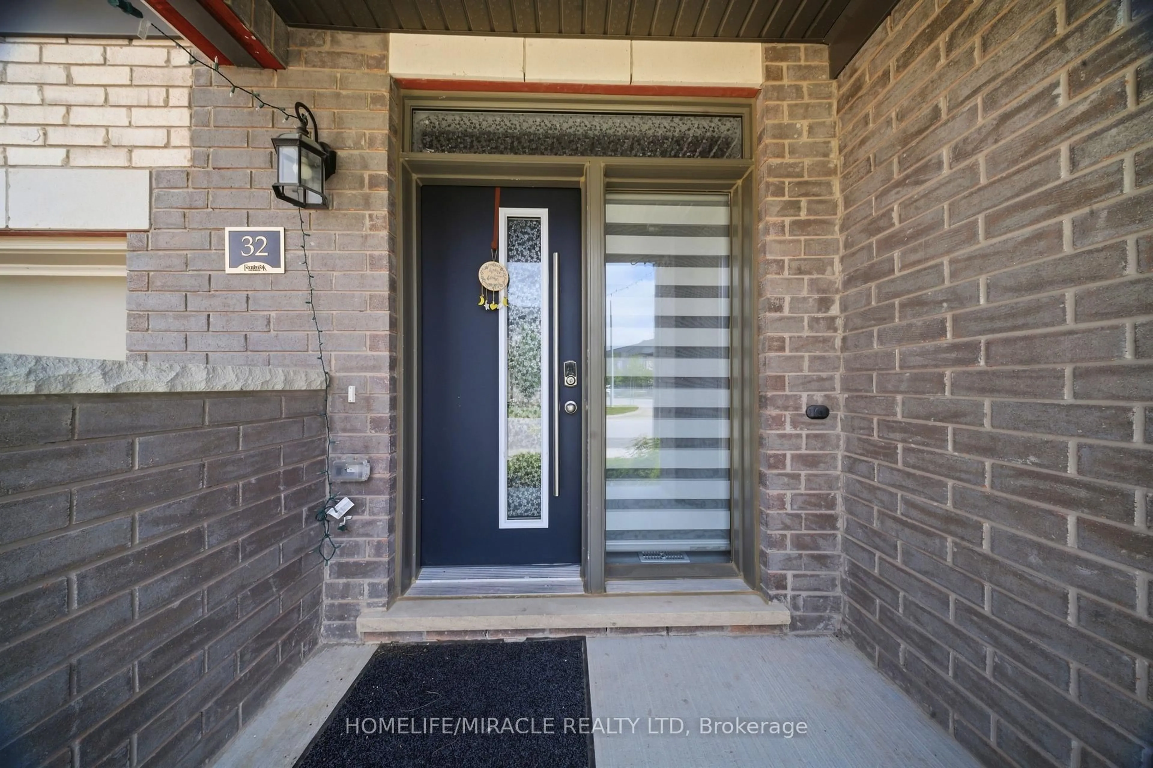 Indoor entryway for 166 DEERPATH Dr #32, Guelph Ontario N1K 0E2
