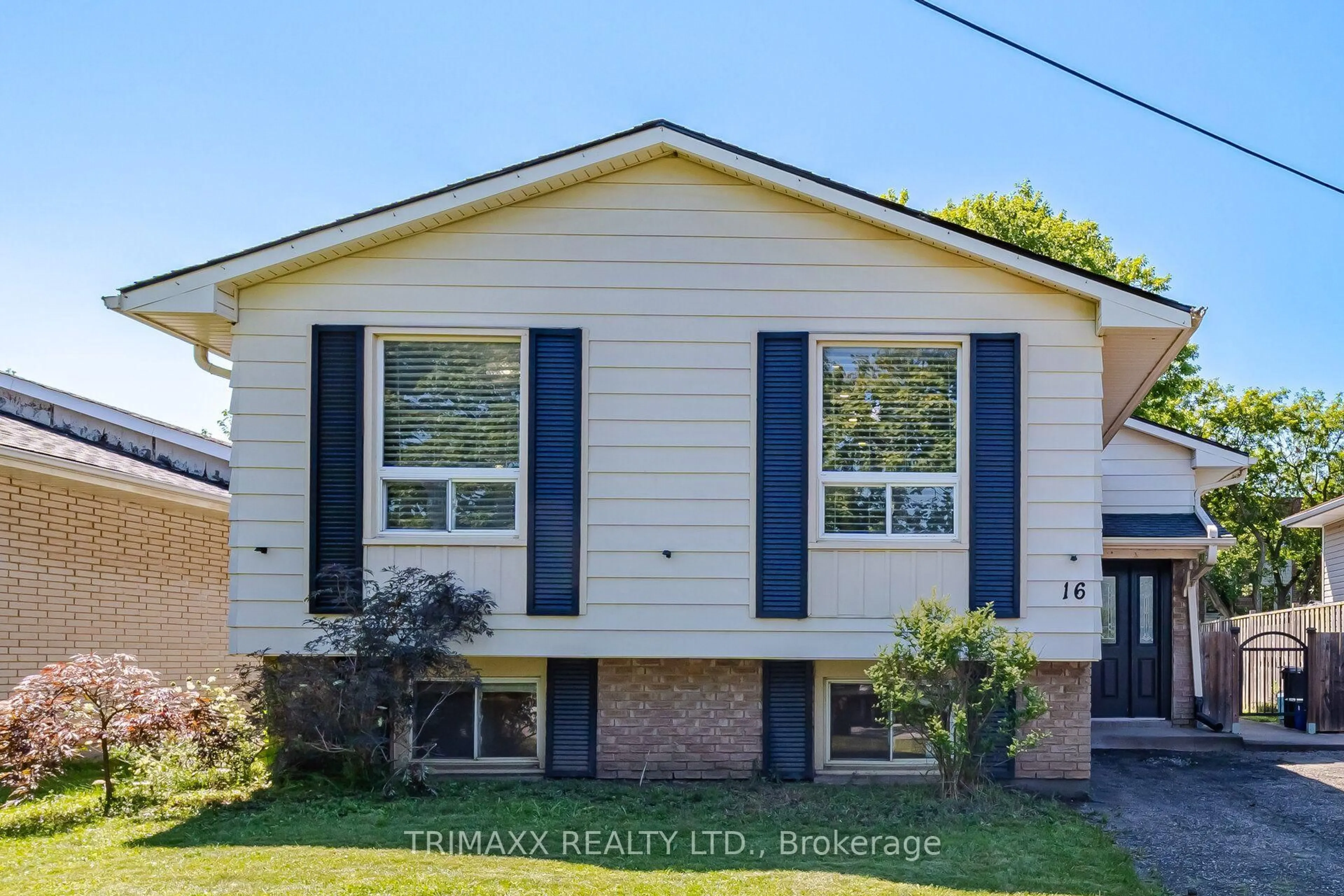 Home with vinyl exterior material, street for 16 Loraine Dr, St. Catharines Ontario L2P 3N8