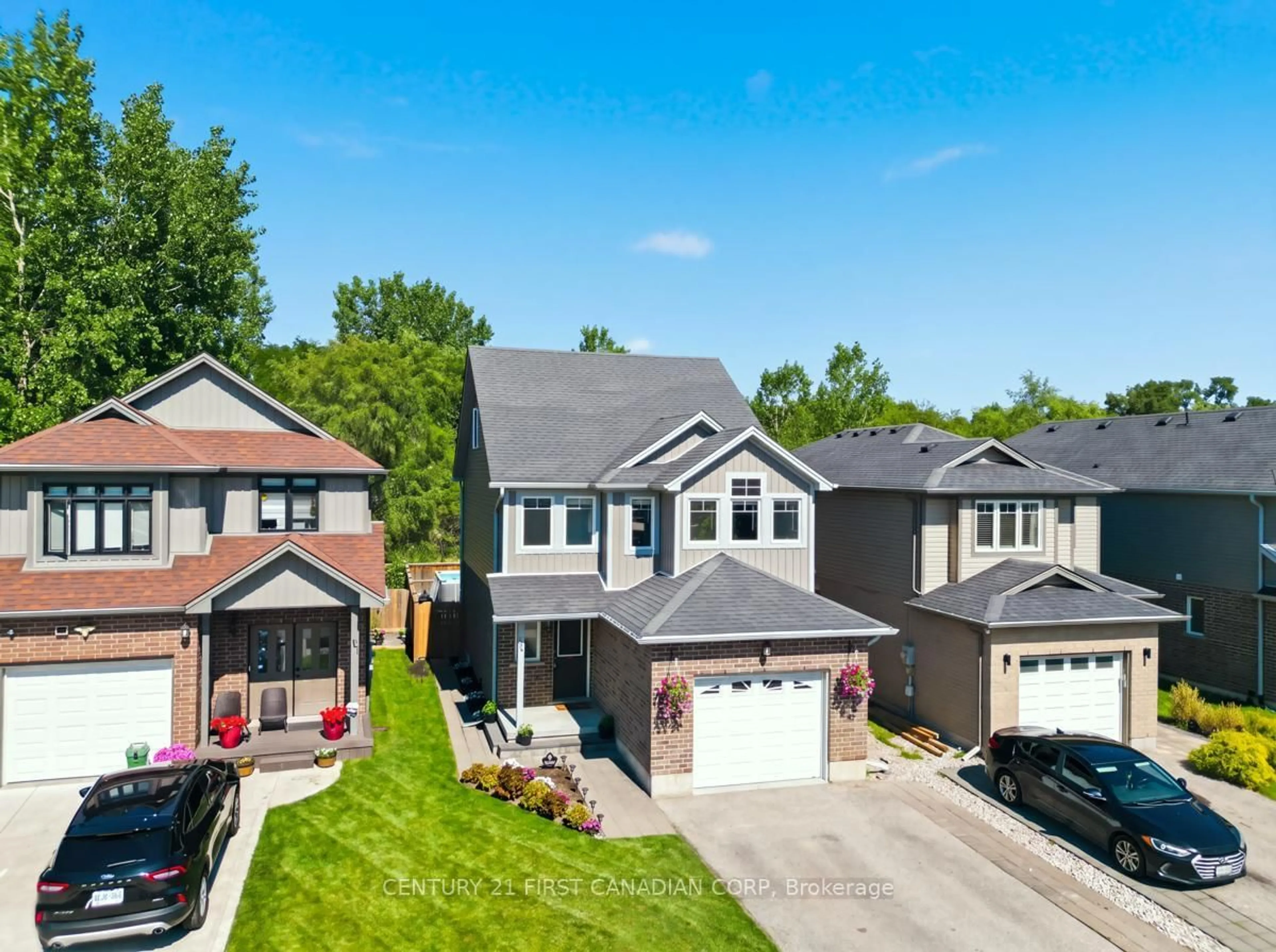 A pic from outside/outdoor area/front of a property/back of a property/a pic from drone, street for 83 Yvonne Cres, London South Ontario N5Z 0A5