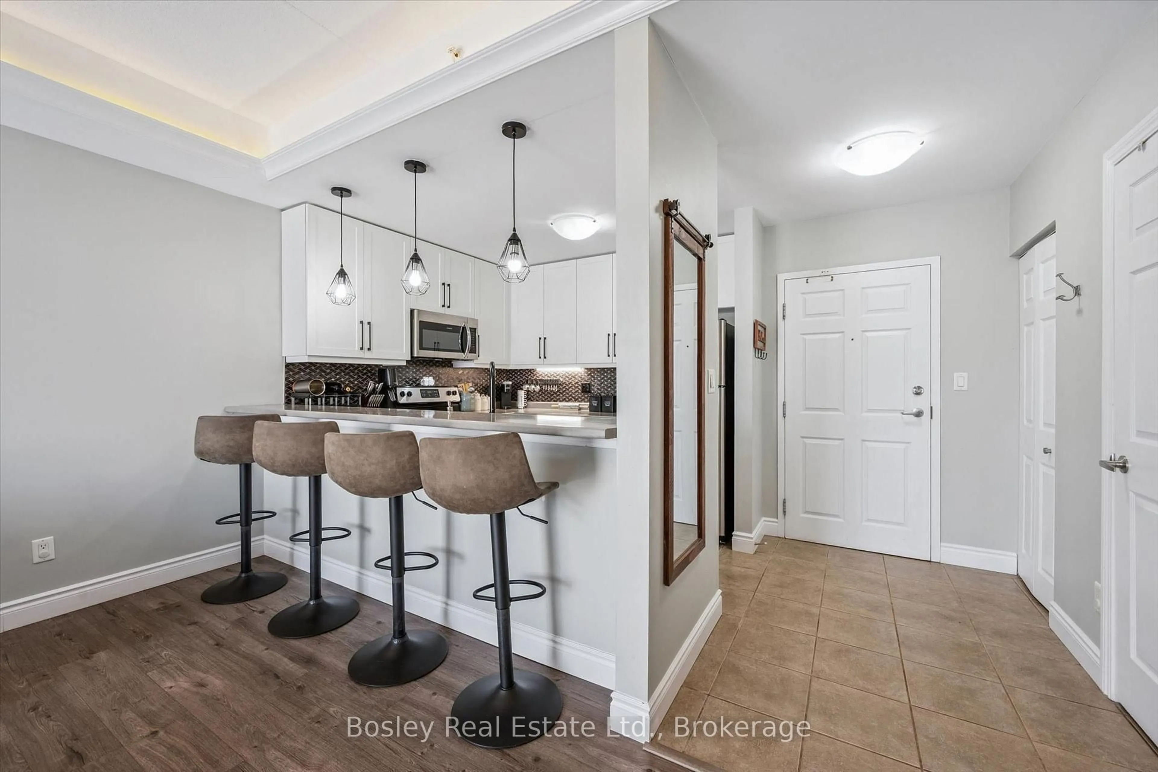 Open concept kitchen, ceramic/tile floor for 2 Colonial Dr #314, Guelph Ontario N1L 0K8