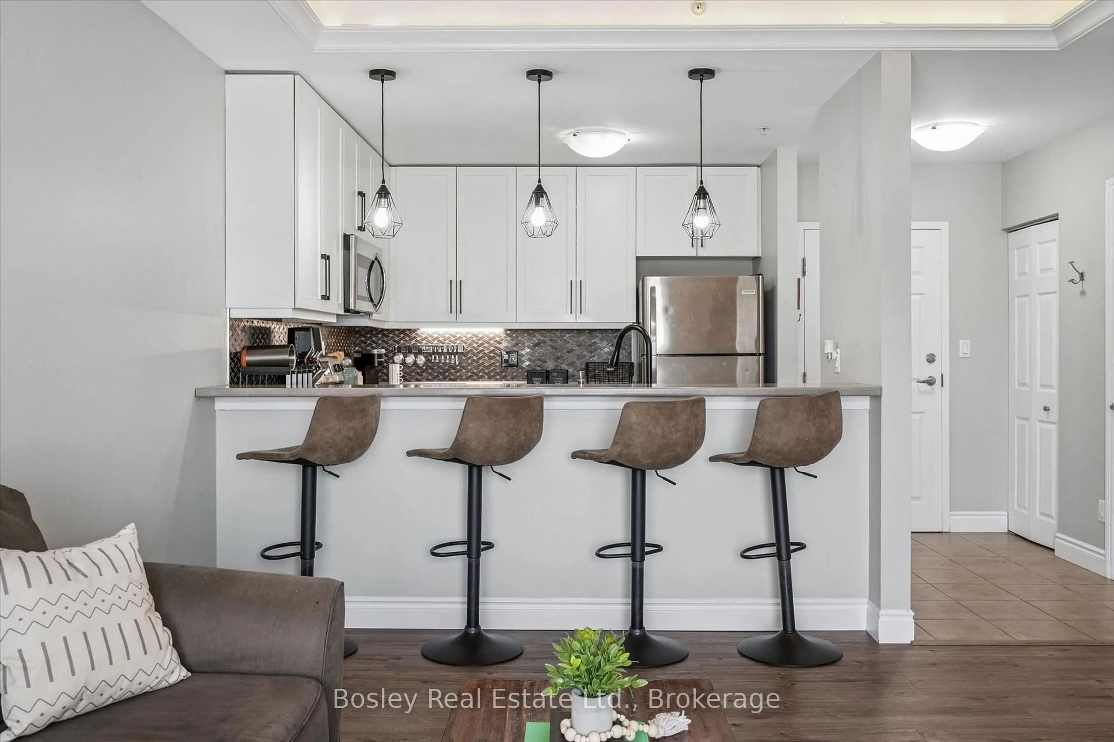 Open concept kitchen, unknown for 2 Colonial Dr #314, Guelph Ontario N1L 0K8