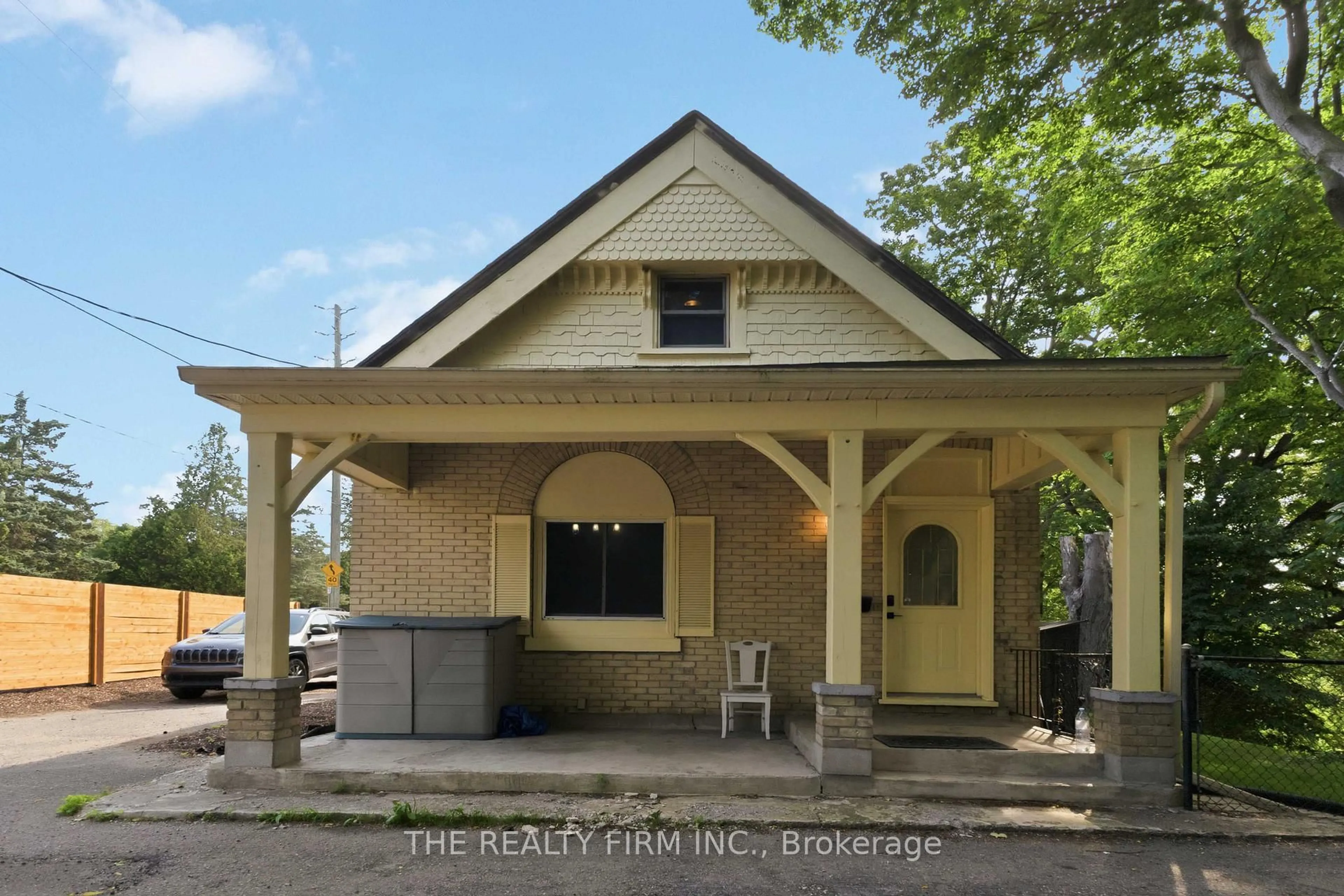 Patio, building for 340 Riverside Dr, London North Ontario N6H 1E9