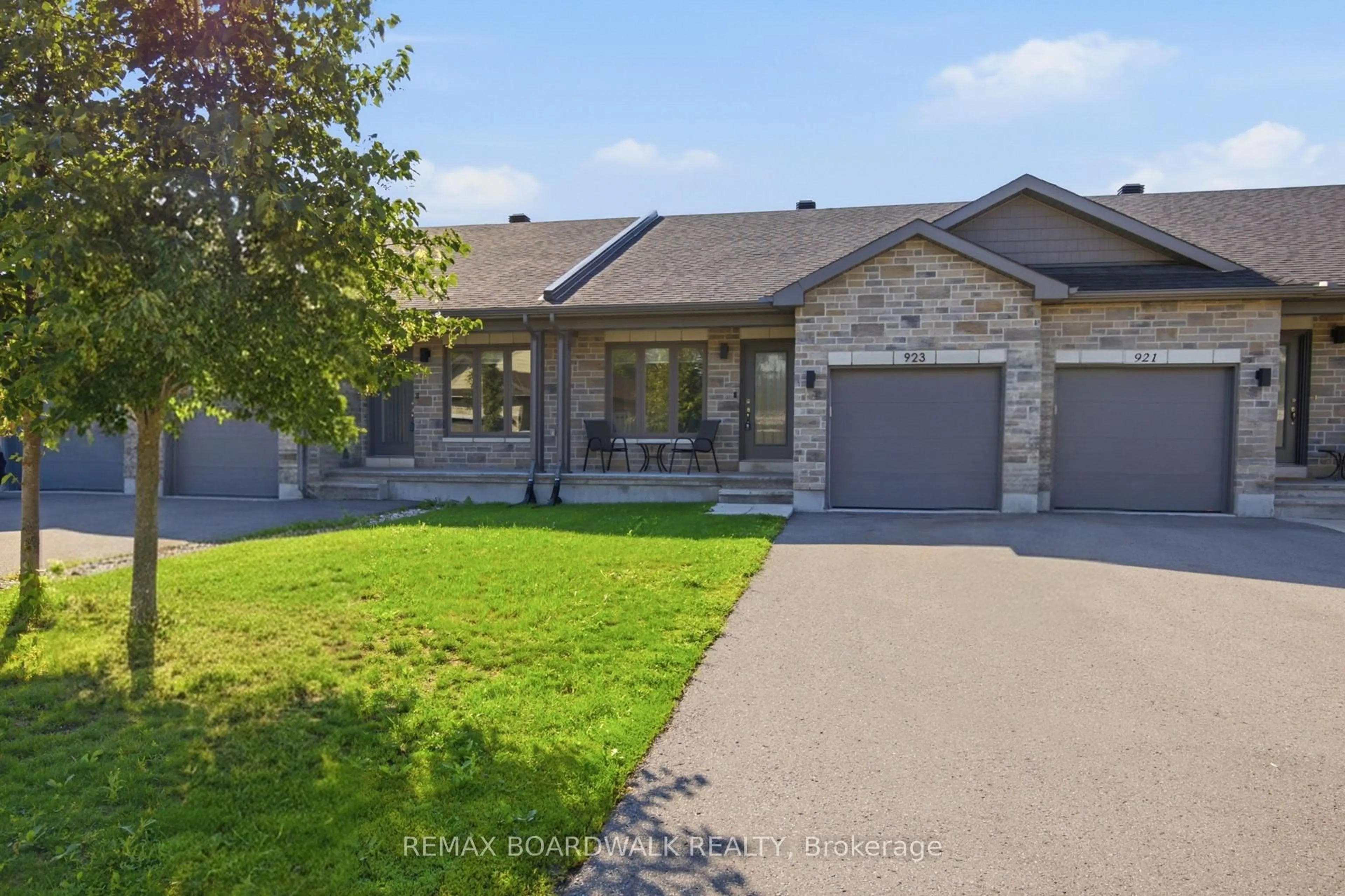 Home with brick exterior material, street for 923 Leishman Dr, Almonte Ontario K0A 1A0