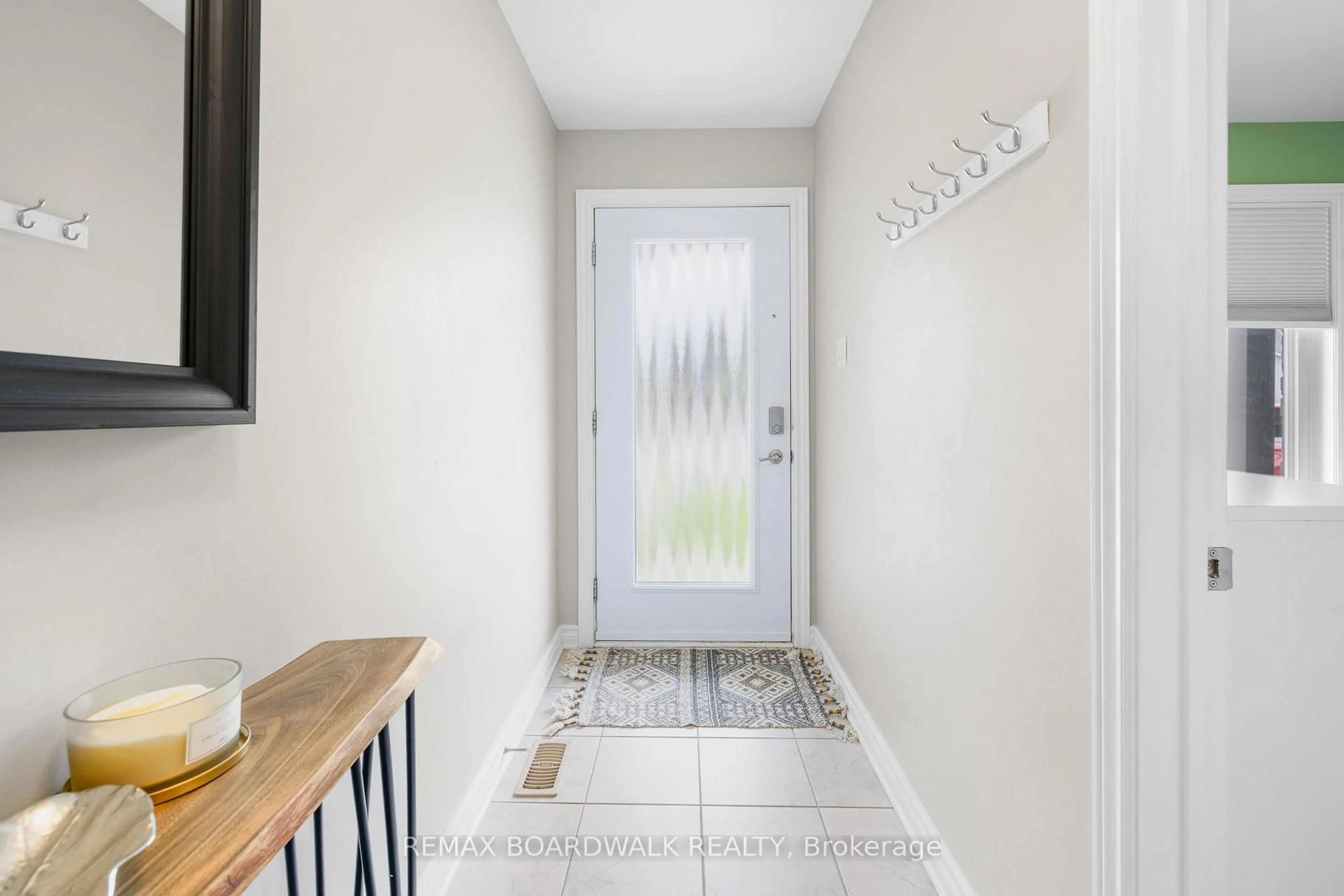 Indoor entryway for 923 Leishman Dr, Almonte Ontario K0A 1A0
