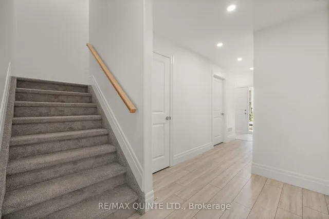 51 Evans St, Prince Edward County 4