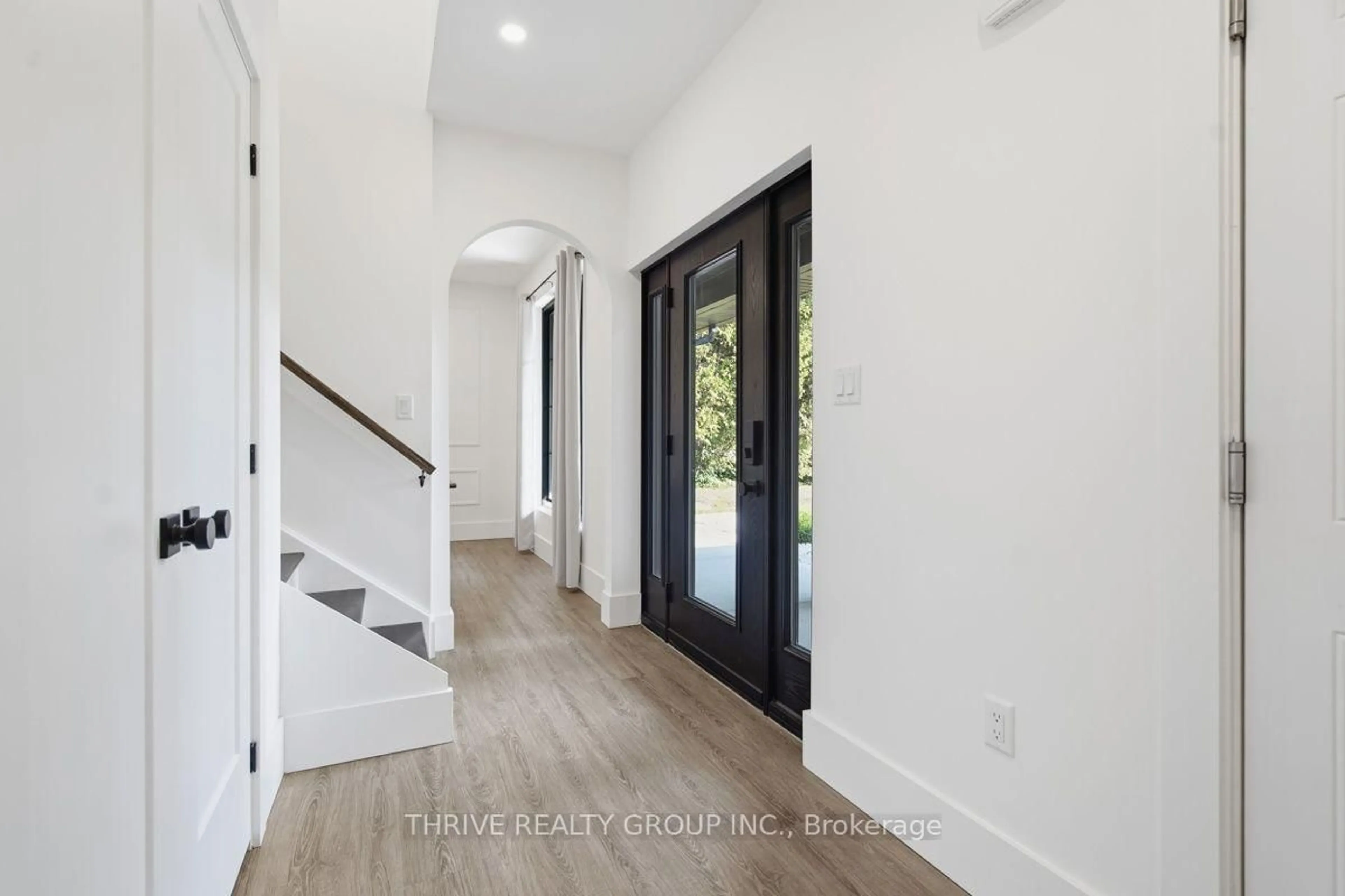 Indoor entryway for 18 McNab St, Strathroy-Caradoc Ontario N7G 2E9