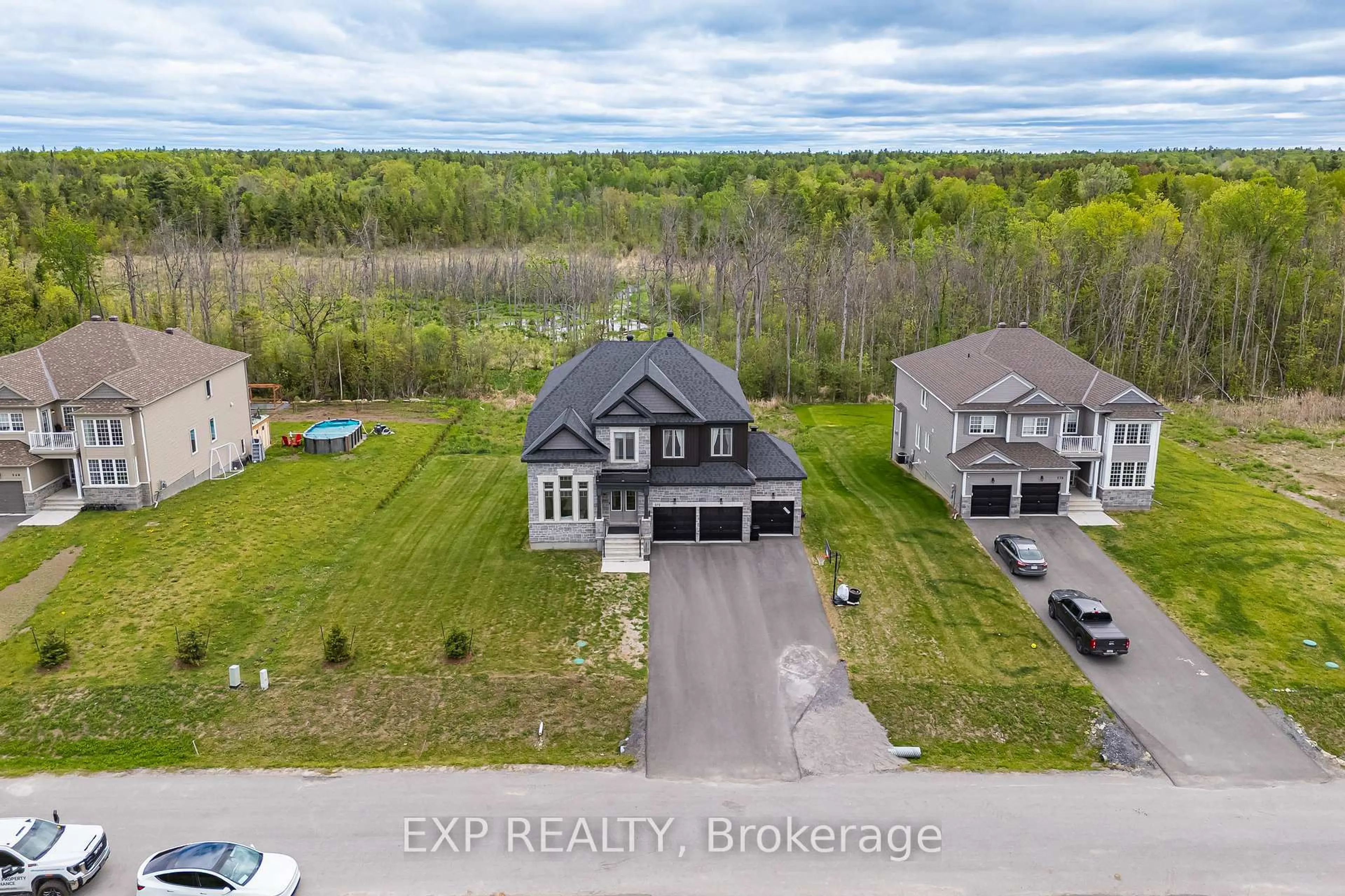 A pic from outside/outdoor area/front of a property/back of a property/a pic from drone, unknown for 272 Antler Crt, Almonte Ontario K0A 1A0