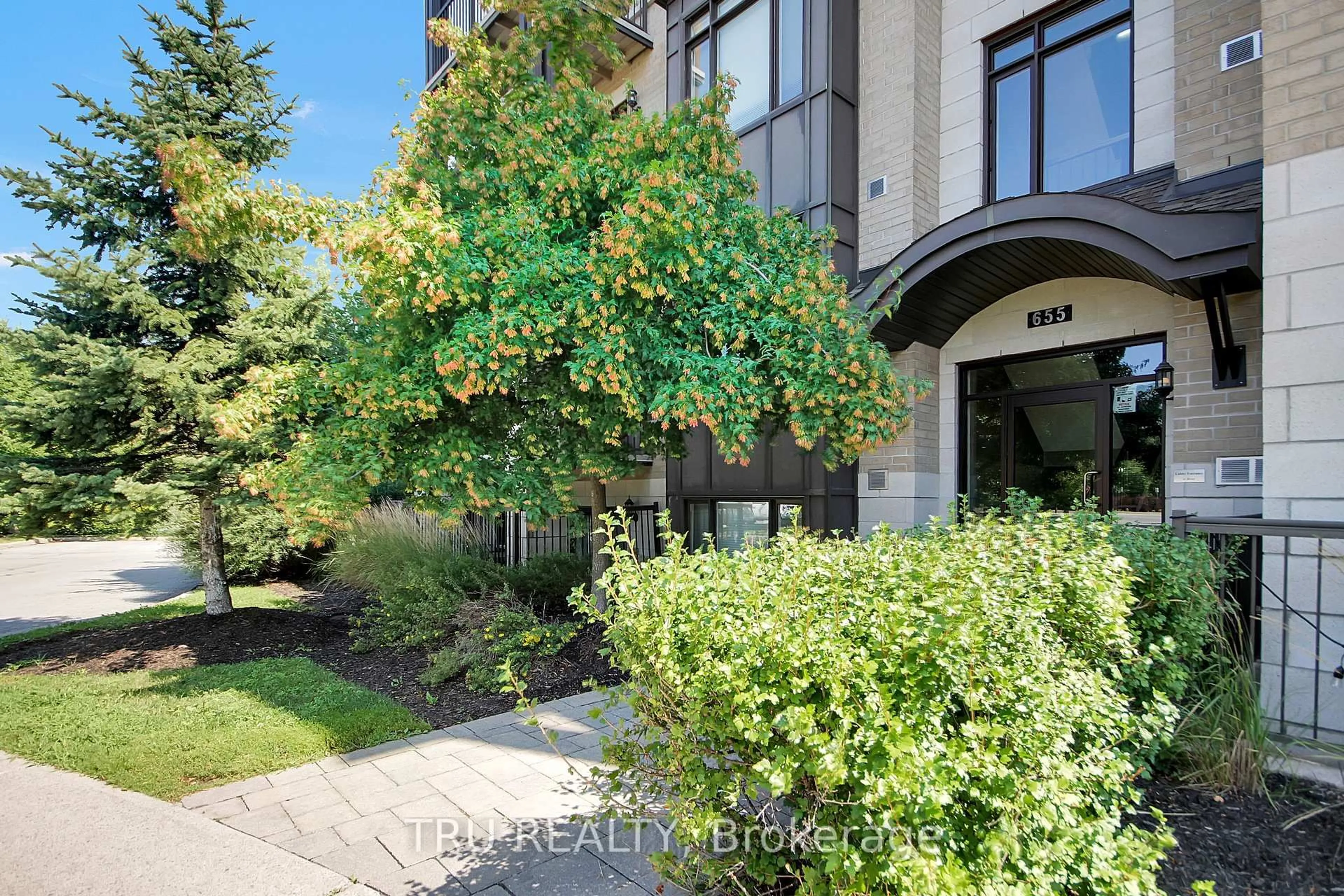 Unknown for 655 Beauparc Private #404, Ottawa Ontario K1J 0B6