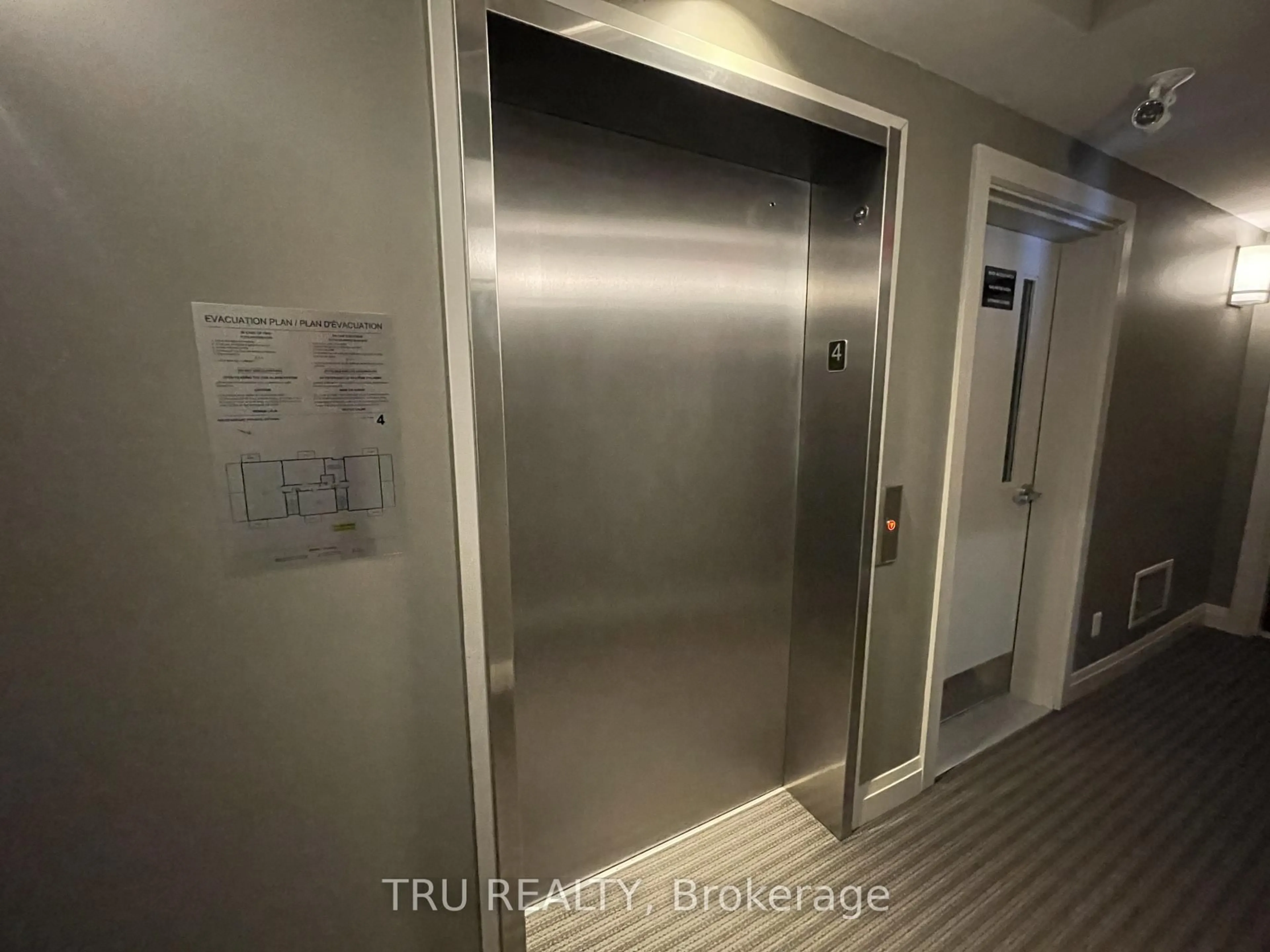 Unknown for 655 Beauparc Private #404, Ottawa Ontario K1J 0B6