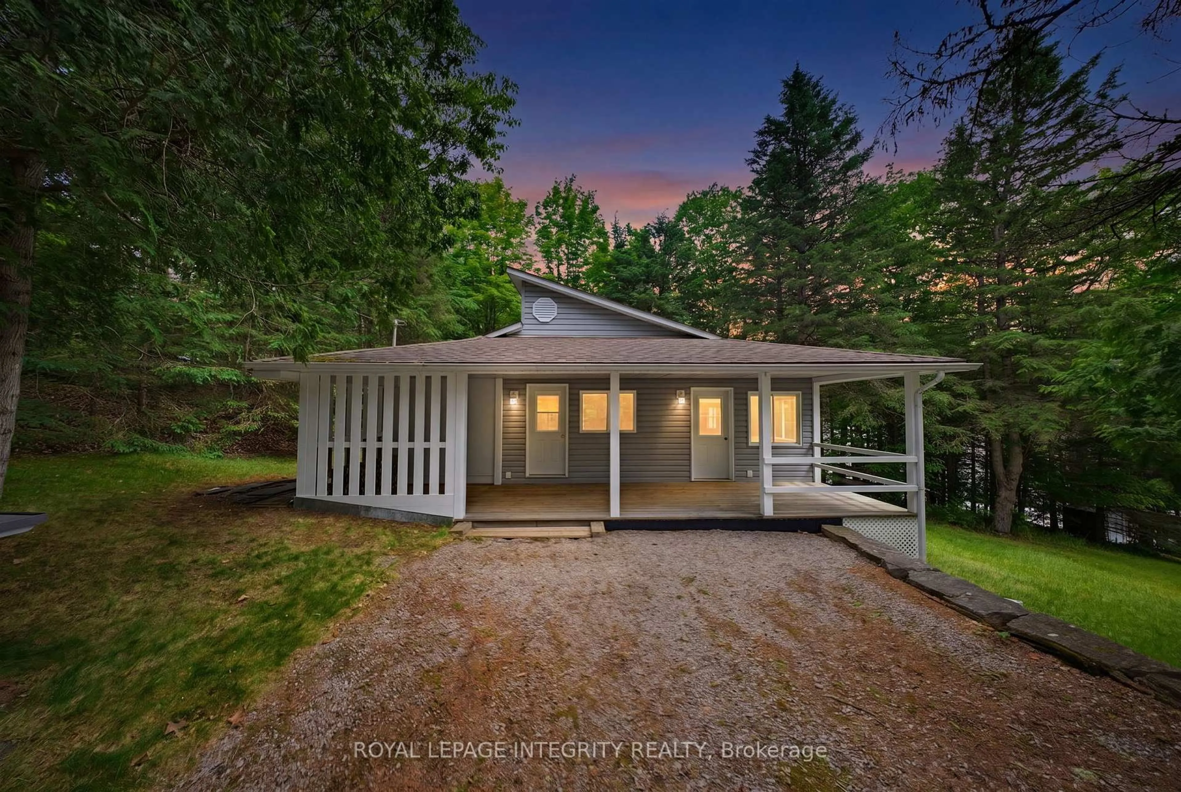 A pic from outside/outdoor area/front of a property/back of a property/a pic from drone, unknown for 534 School House Lane, Griffith Ontario K0J 2R0