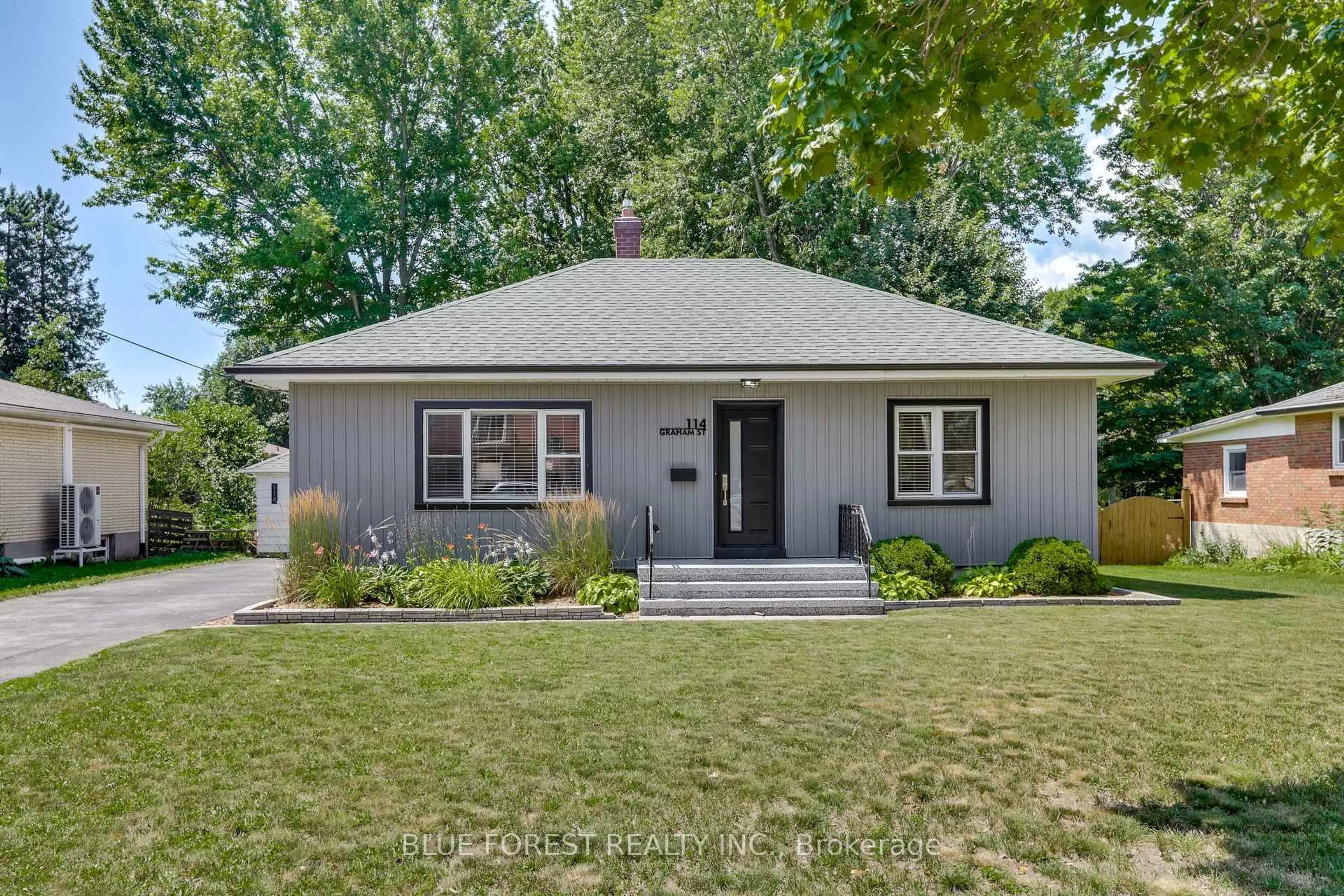 Home with vinyl exterior material, street for 114 Graham Rd, West Elgin Ontario N0L 2P0