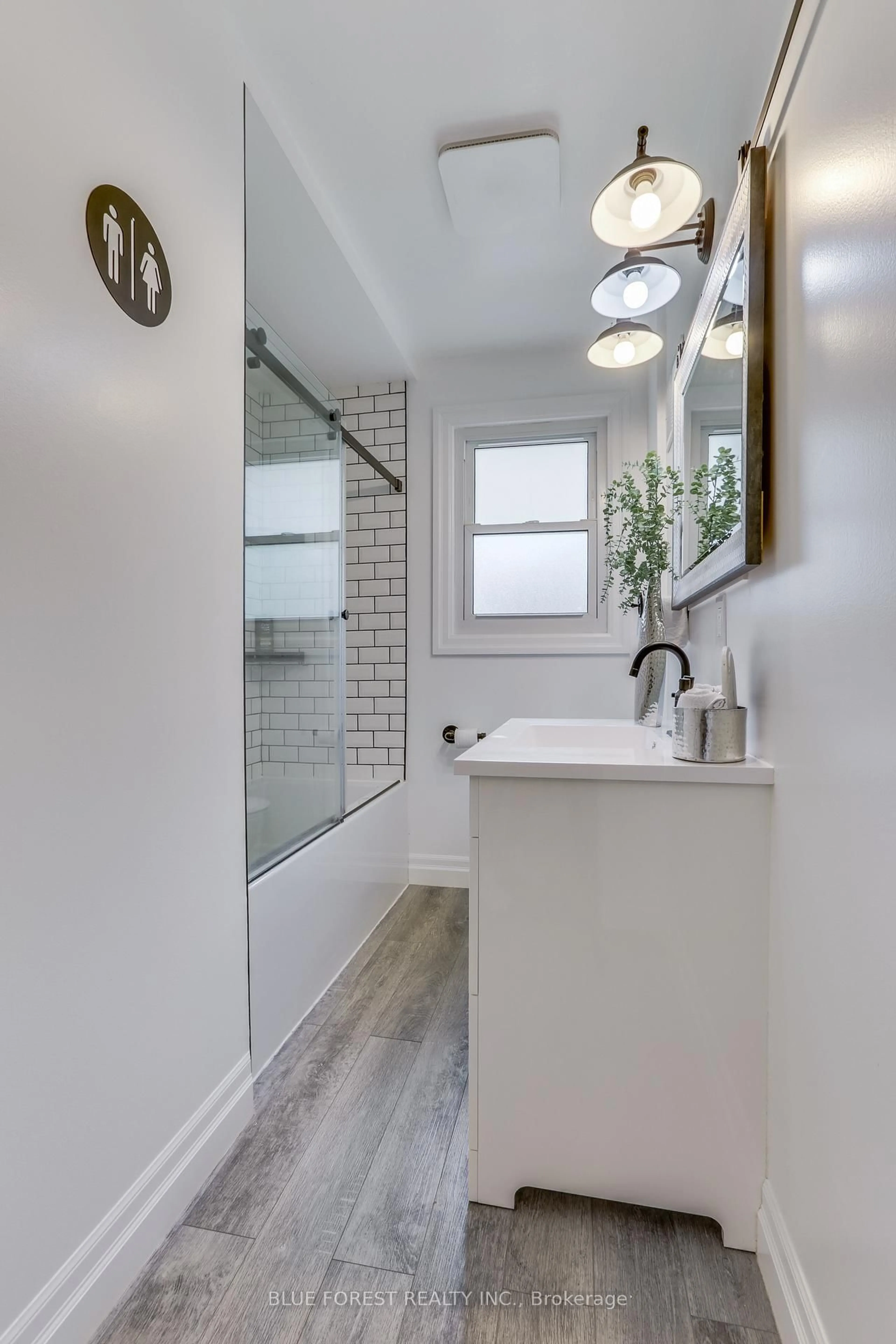 Contemporary bathroom, ceramic/tile floor for 114 Graham Rd, West Elgin Ontario N0L 2P0