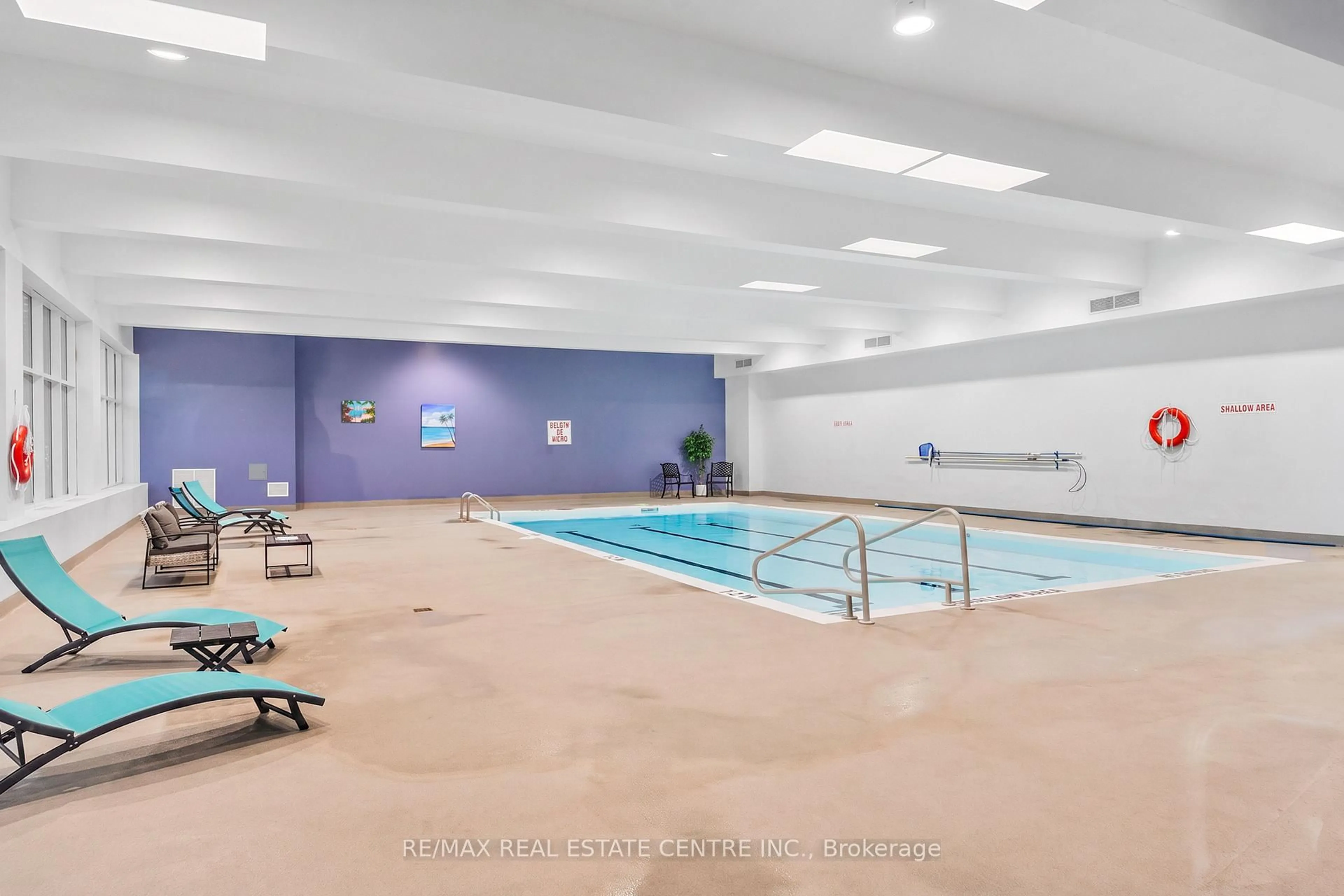 Pool for 1964 Main St #806, Hamilton Ontario L8S 1J5