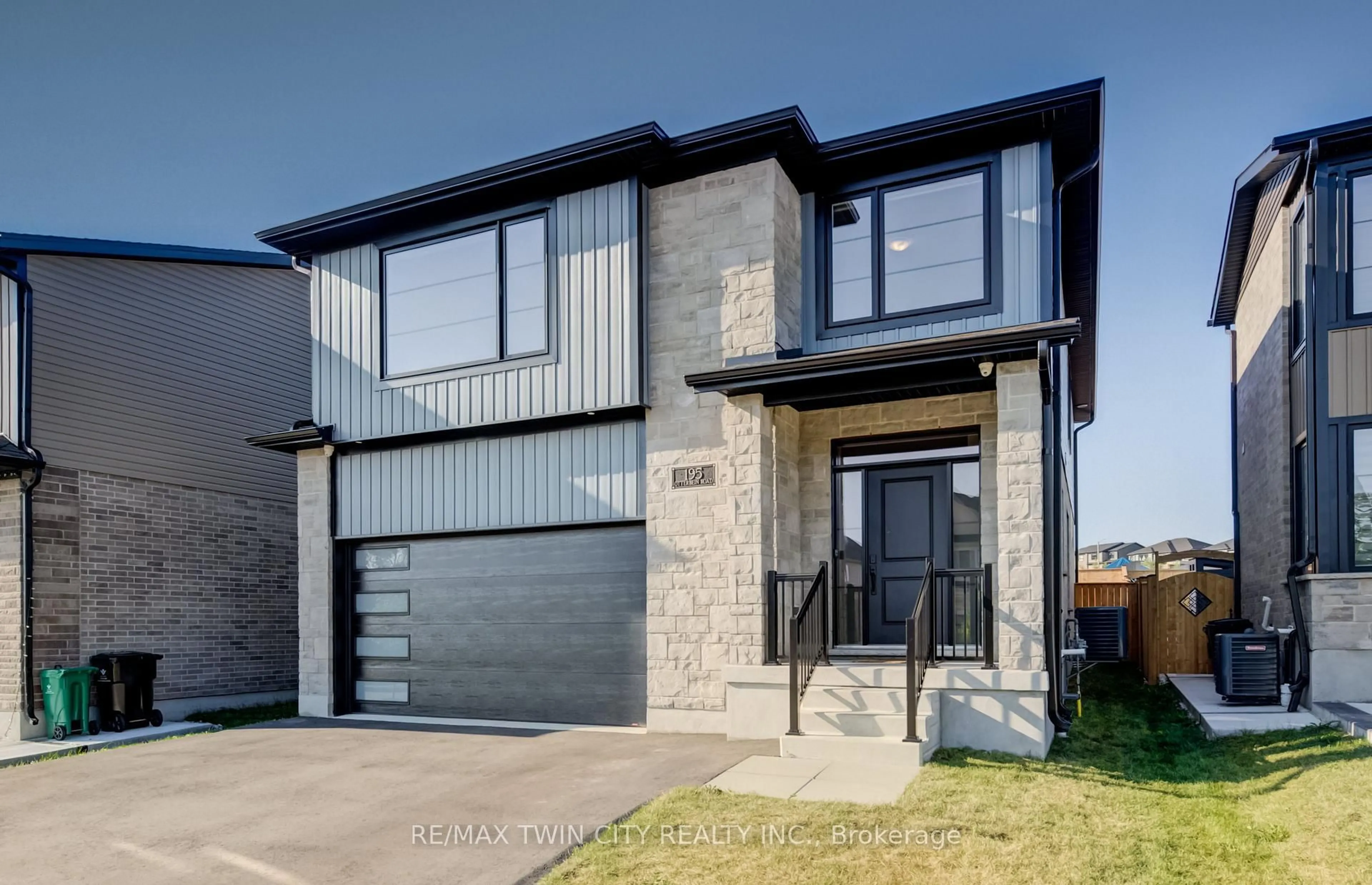 Home with brick exterior material, street for 195 Otterbein Rd, Kitchener Ontario N2B 0A8