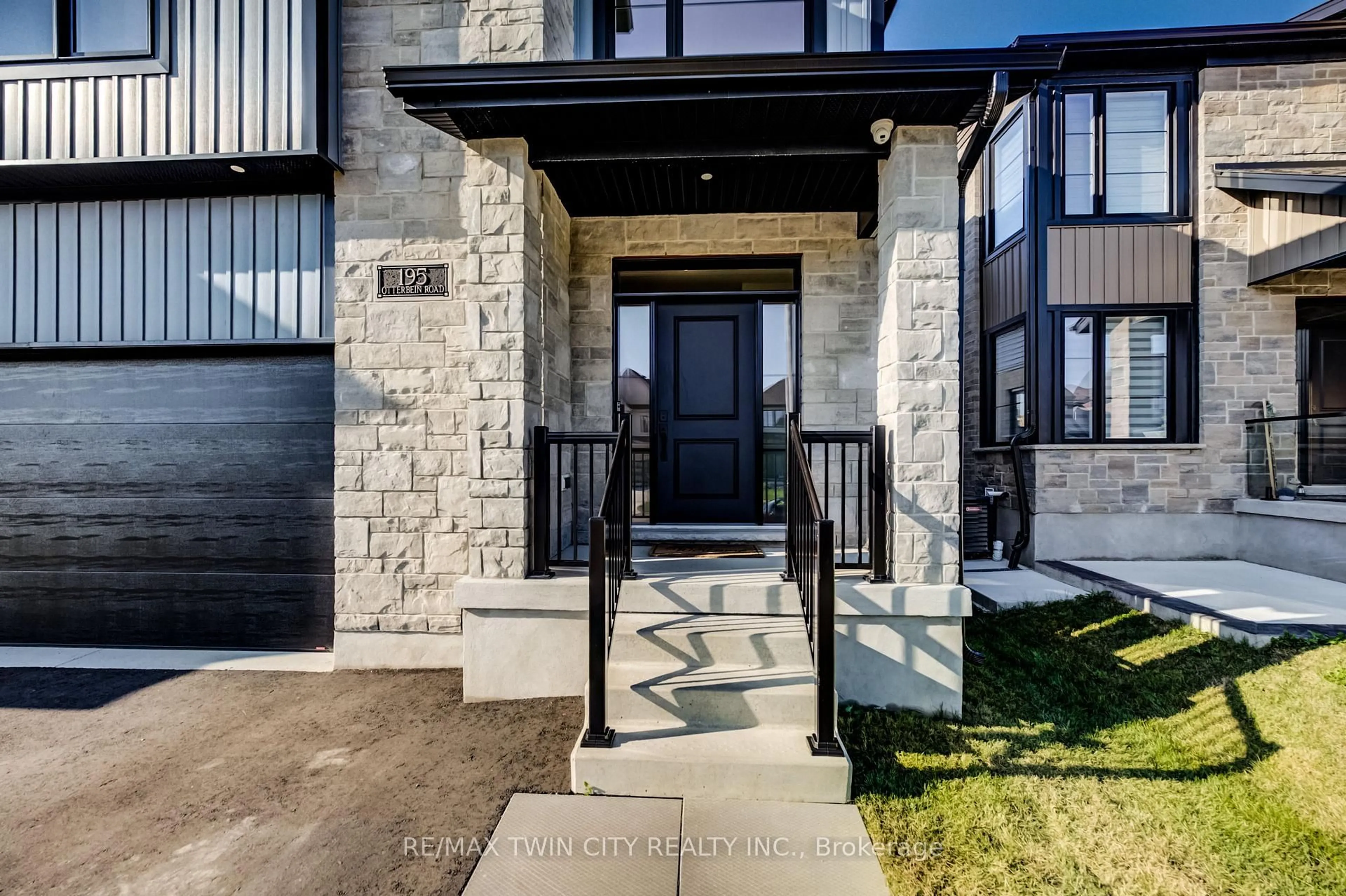 Home with brick exterior material, street for 195 Otterbein Rd, Kitchener Ontario N2B 0A8