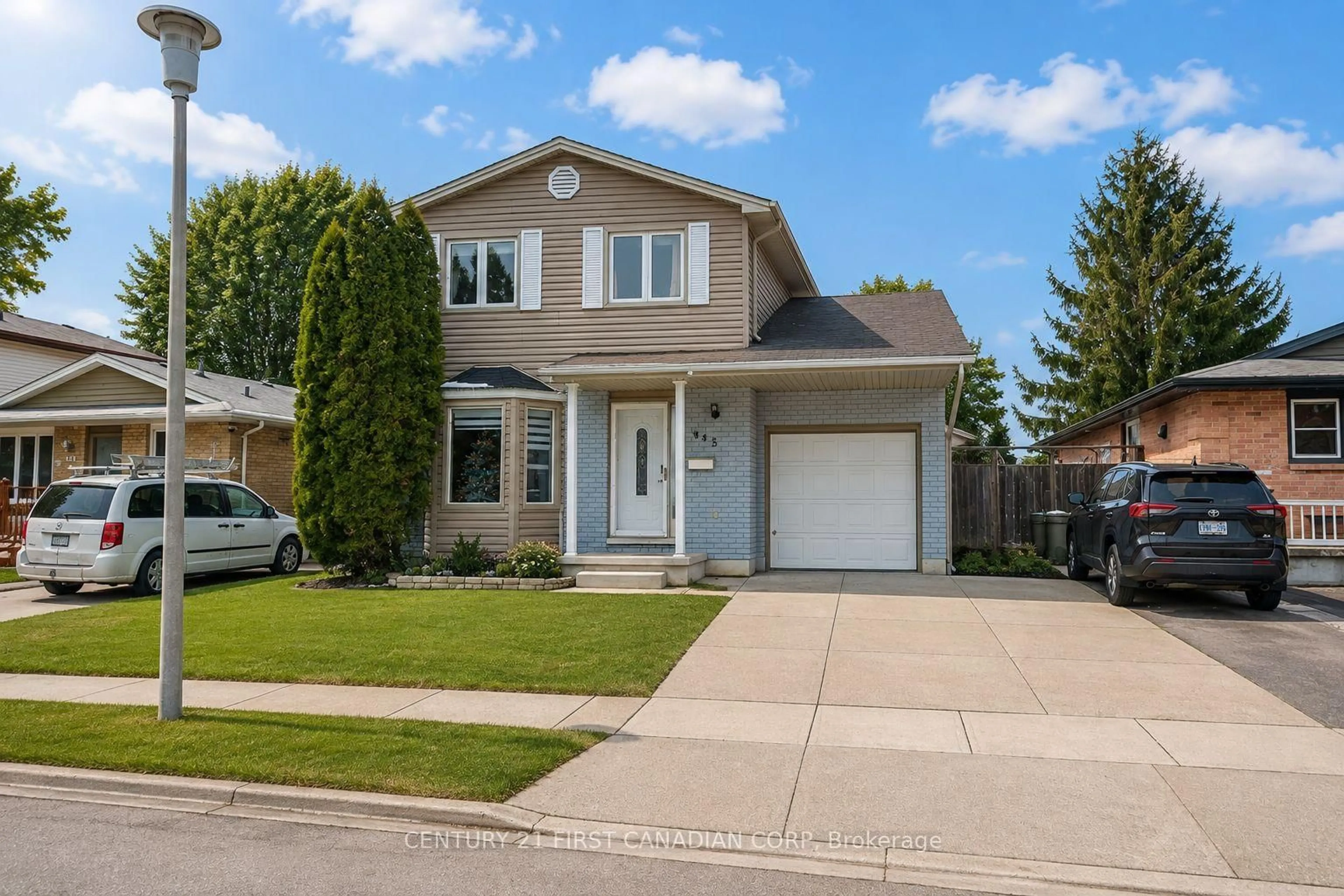 Home with vinyl exterior material, street for 345 Banbury Cres, London South Ontario N5Z 4V1
