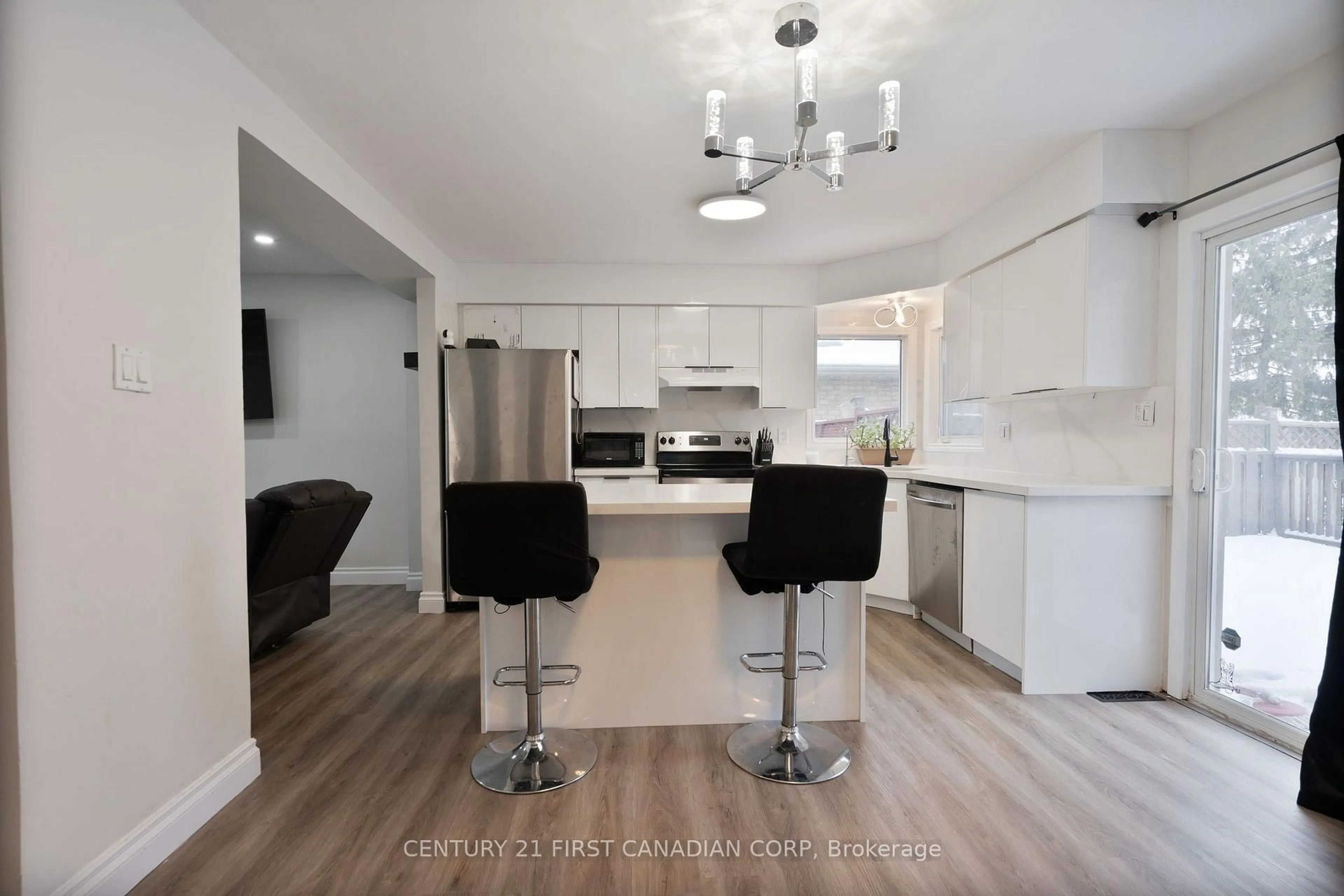 Open concept kitchen, unknown for 345 Banbury Cres, London South Ontario N5Z 4V1