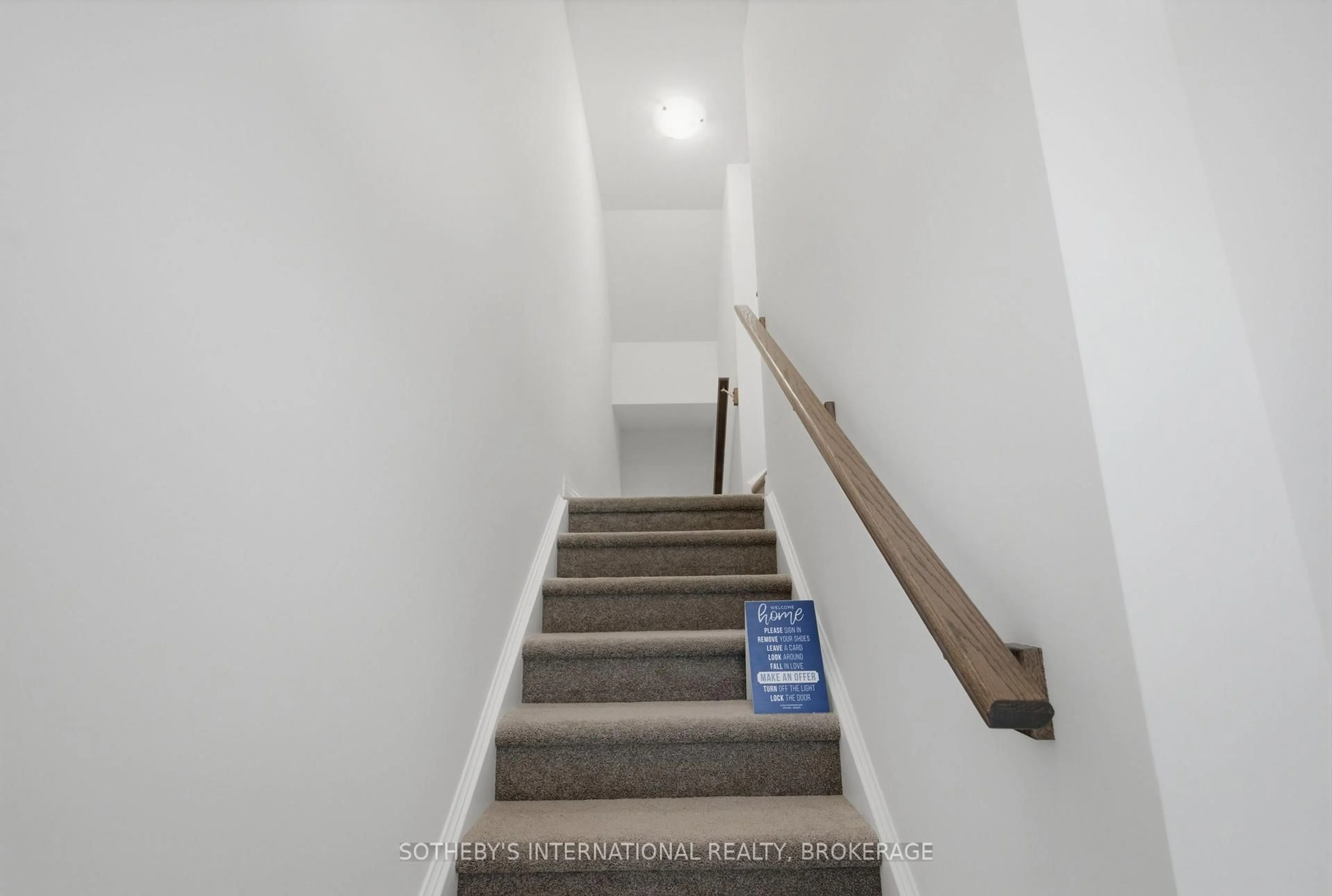 Stairs for 19A Bingham Rd, Hamilton Ontario L8H 0B5