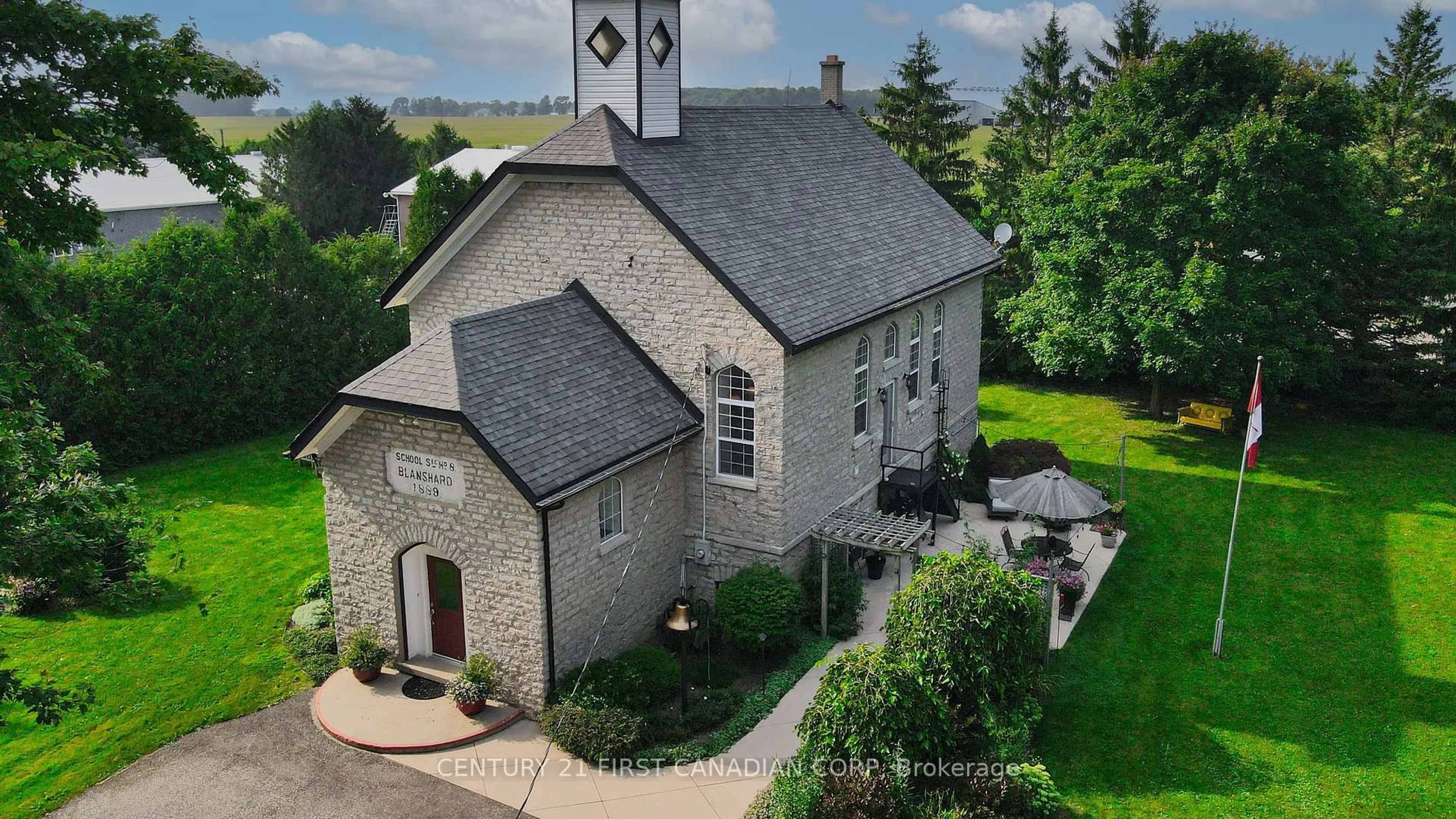 A pic from outside/outdoor area/front of a property/back of a property/a pic from drone, building for 1772 Perth Road 139 Rd, St. Marys Ontario N4X 1C8