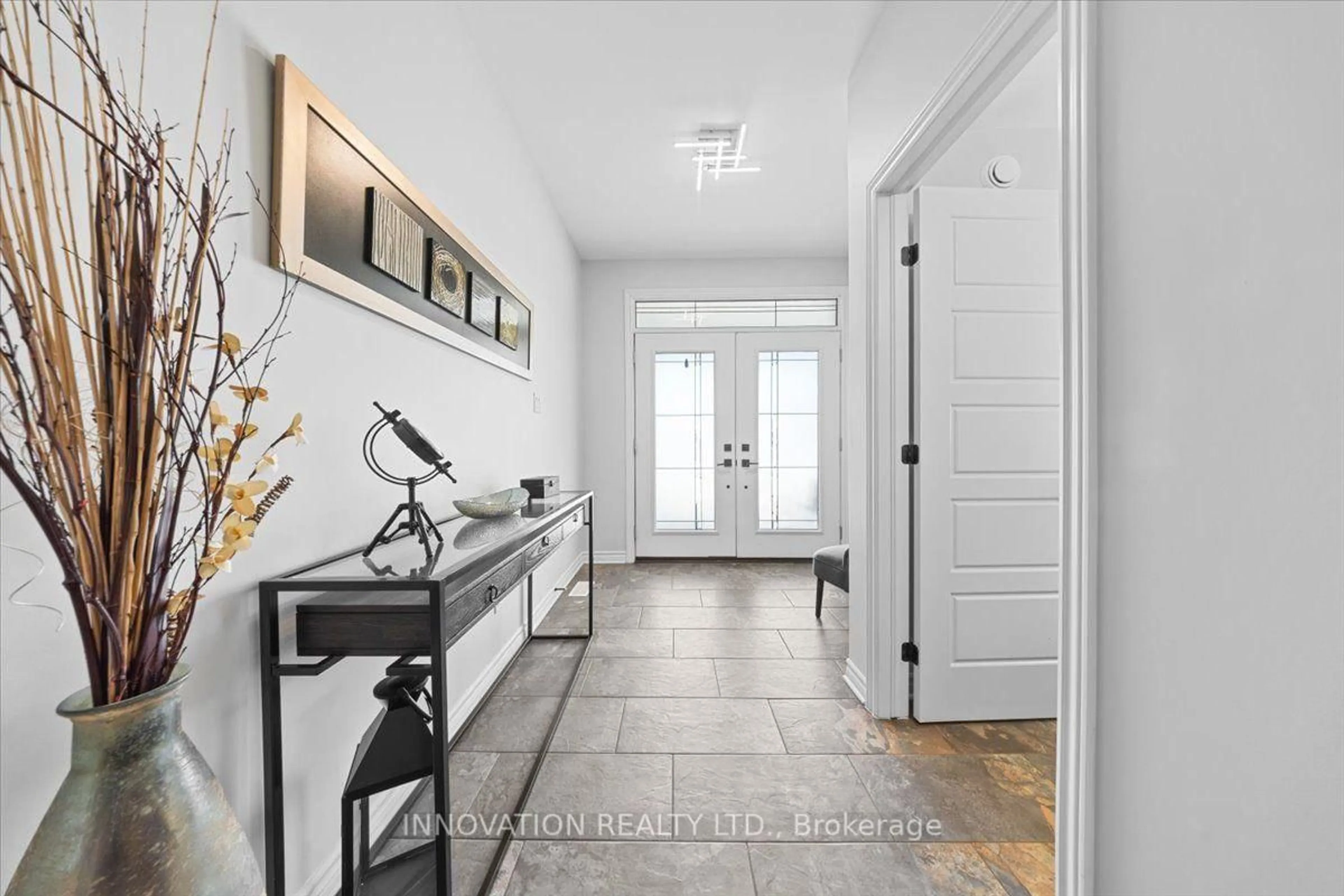 Indoor entryway for 664 Baie Des Castors St, Orleans Ontario K4A 1J4
