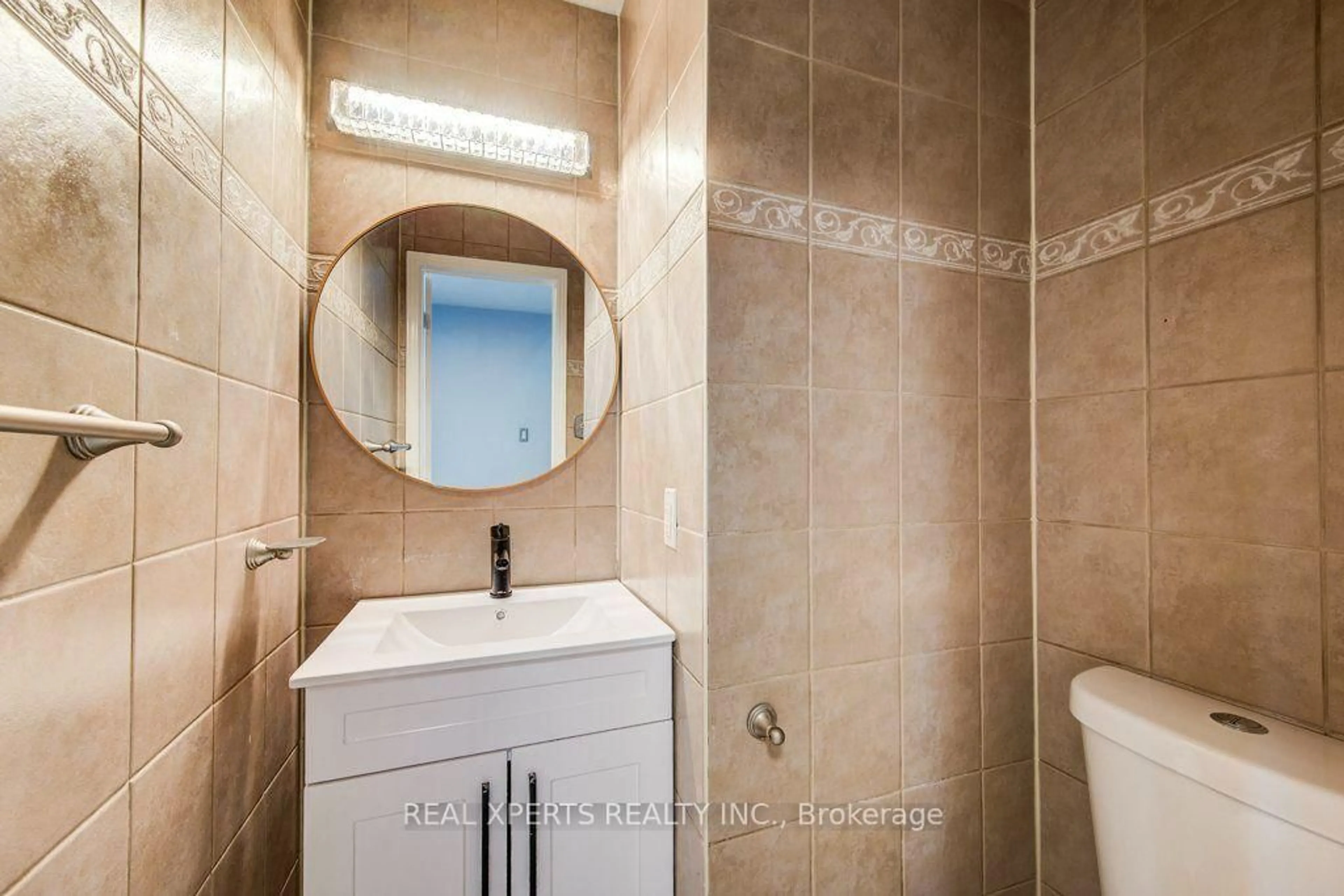 Standard bathroom, ceramic/tile floor for 436 Auden Rd, Guelph Ontario N1E 6V7