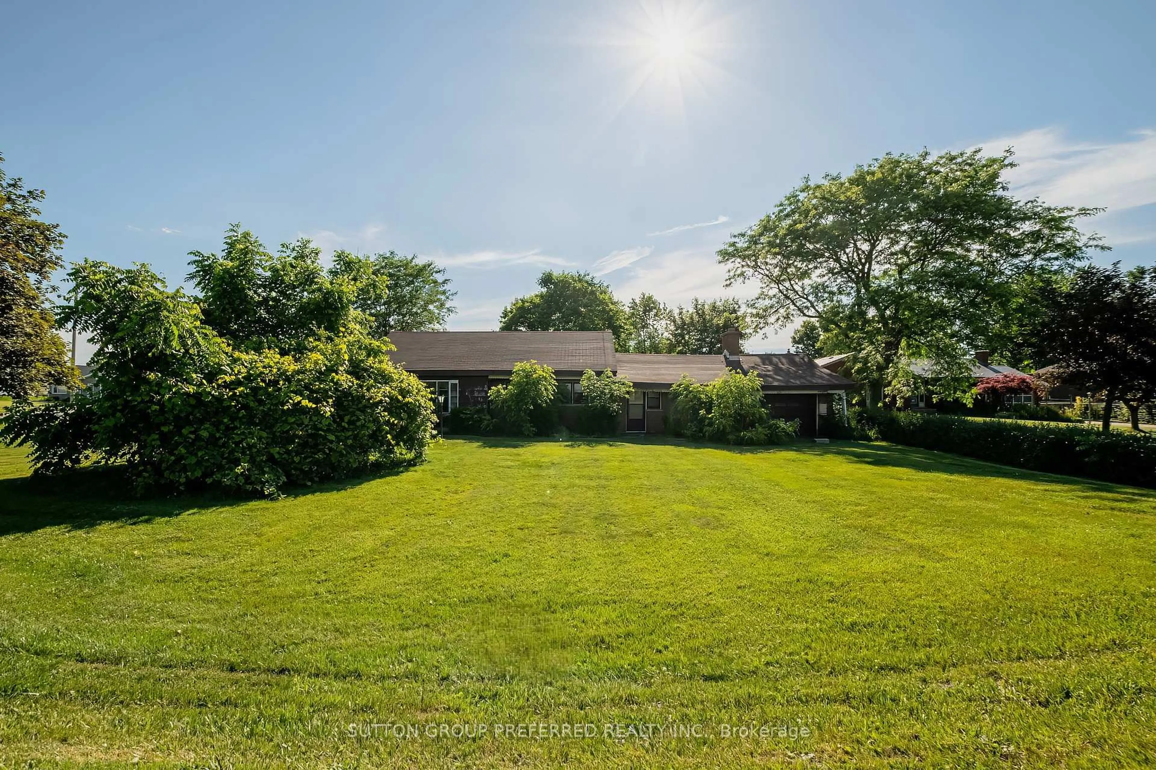 A pic from outside/outdoor area/front of a property/back of a property/a pic from drone, water/lake/river/ocean view for 5085 Wellington Rd, London South Ontario N6E 3X9