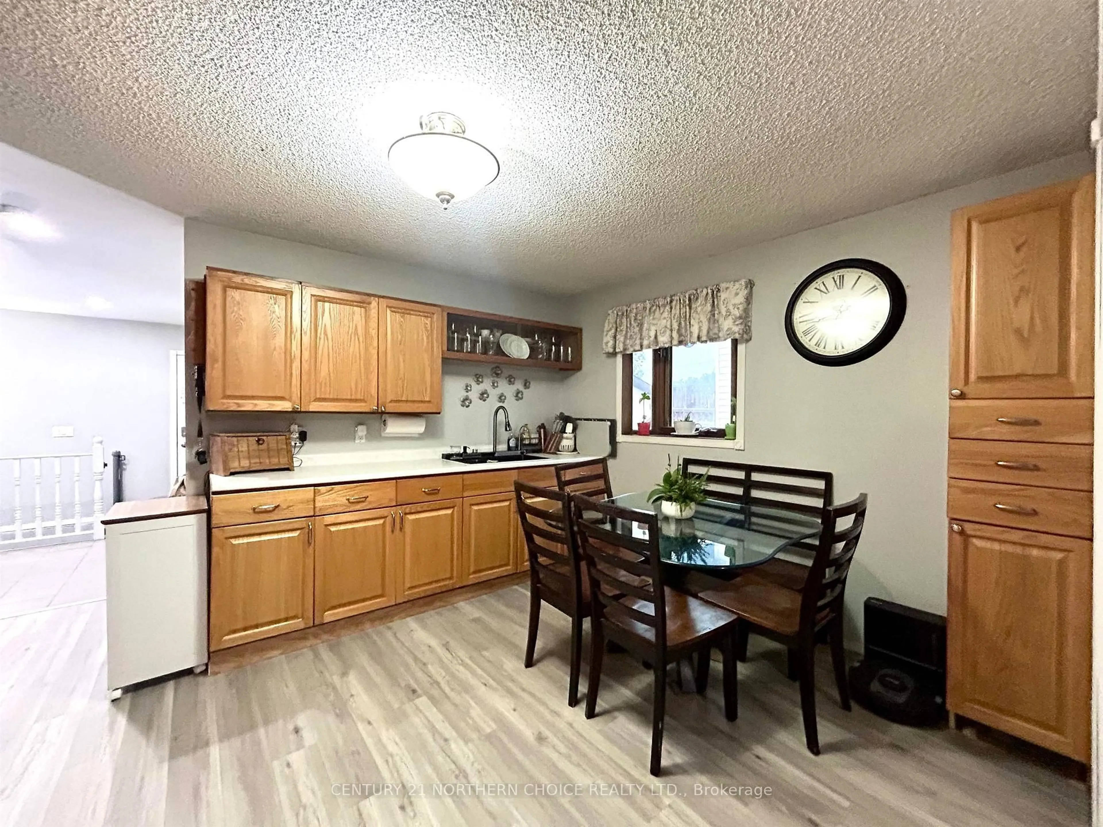 Unknown for 554 Elm Avenue, Fort Frances Ontario P9A 3J4