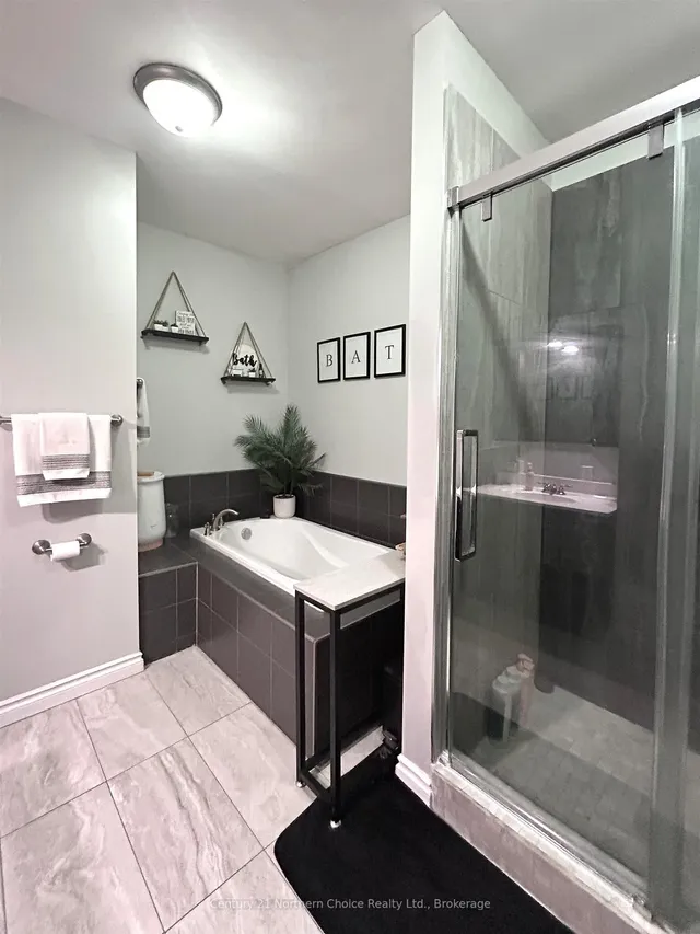 554 Elm Avenue, Fort Frances 3