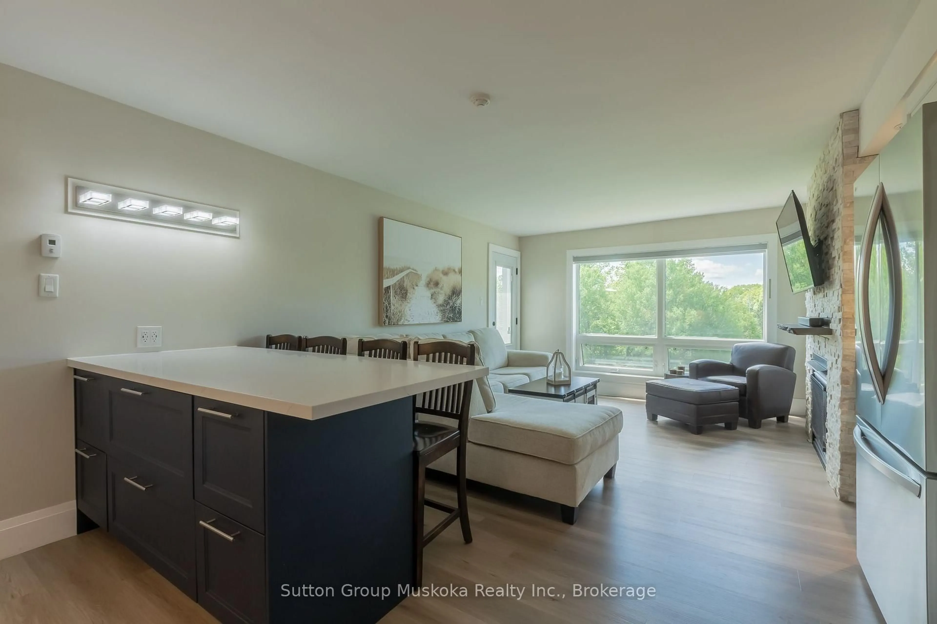 Open concept kitchen, unknown for 54-305 Deerhurst, Summit Lodge Dr #54, Huntsville Ontario P1H 2E8