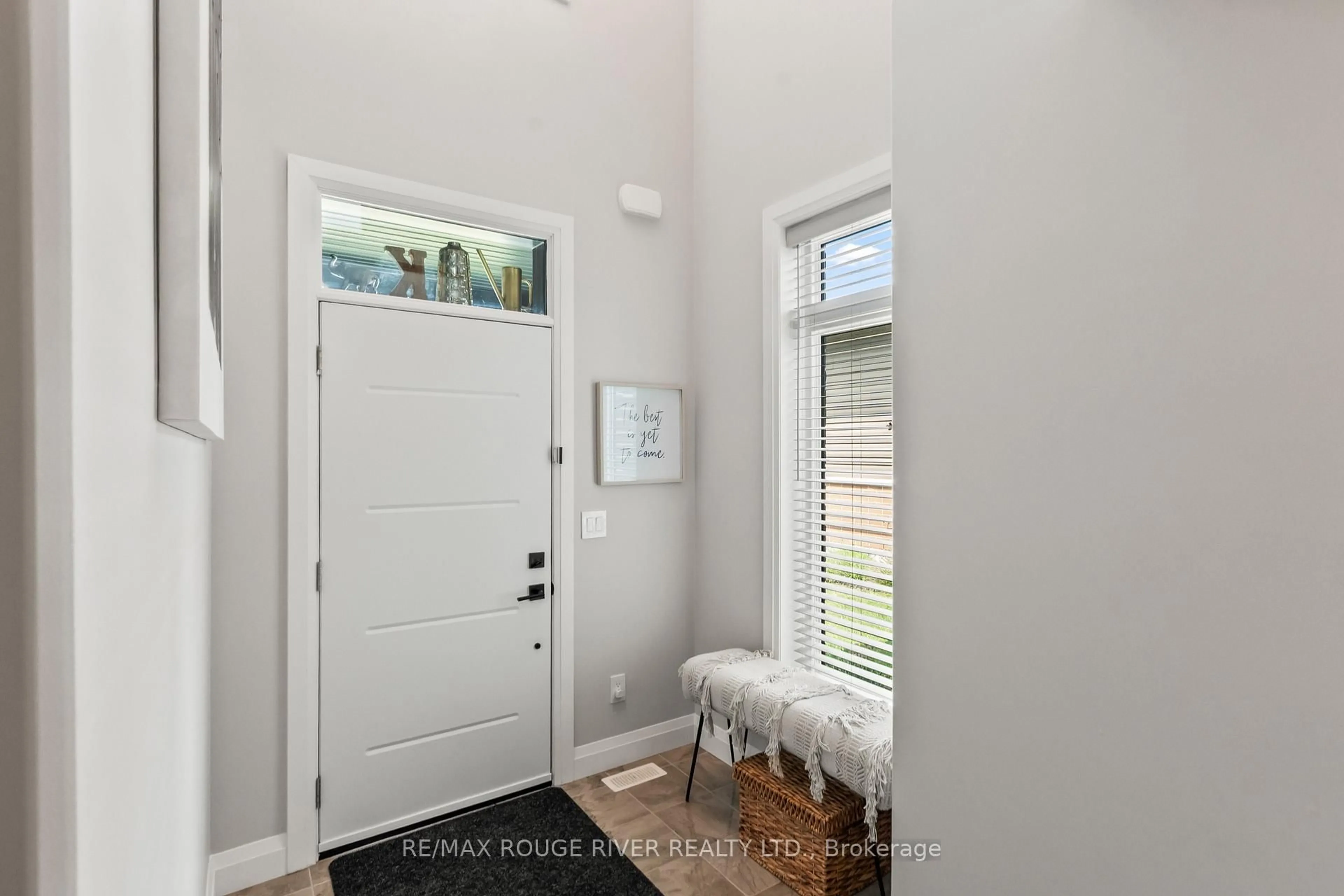 Indoor entryway for 43 Streamside Dr, Cramahe Ontario K0K 1S0