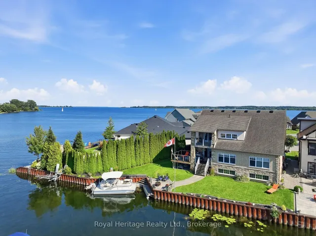 32 Edgewater Dr, Brighton 2