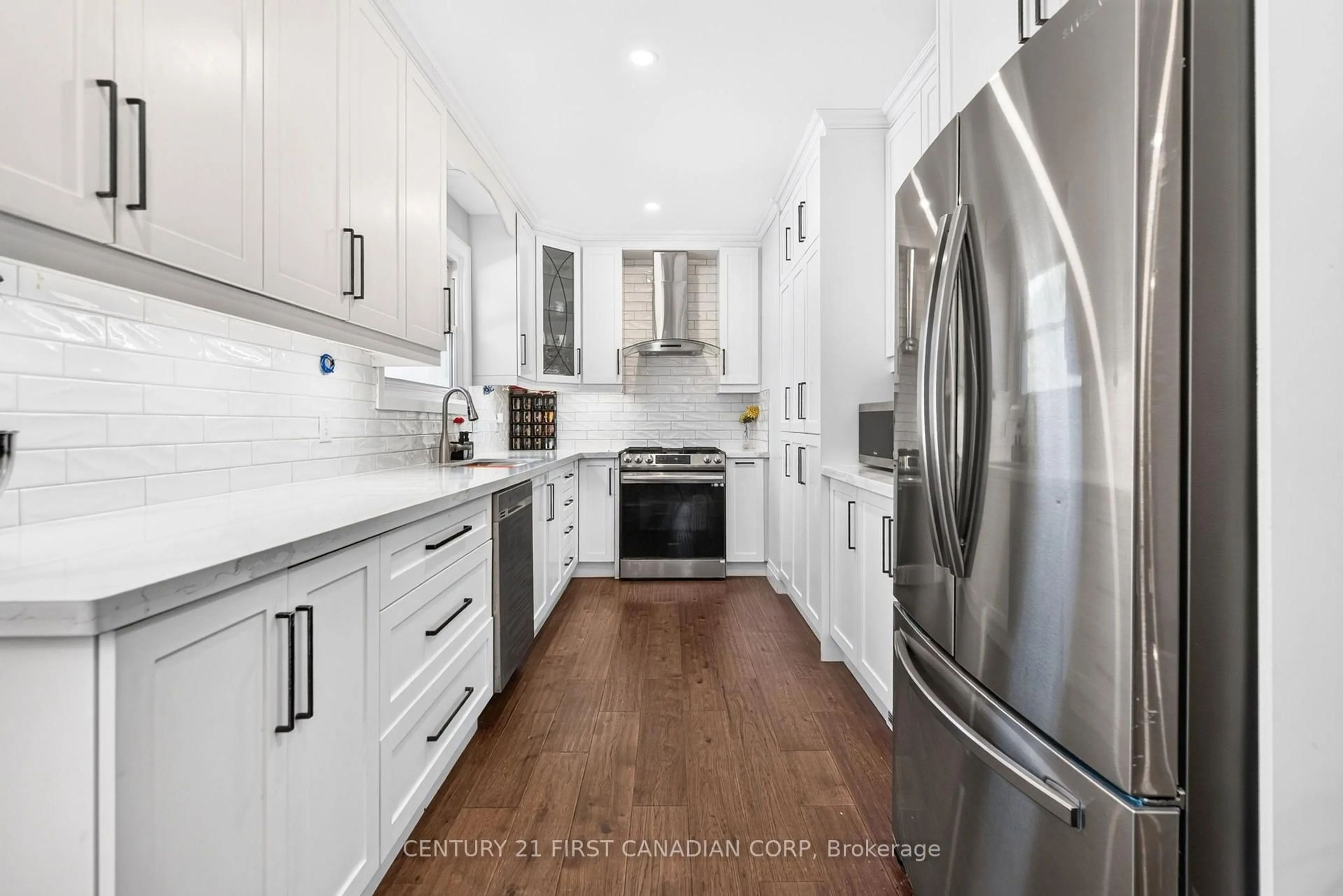 Contemporary kitchen, unknown for 569 Cheapside St, London East Ontario N5Y 3X7