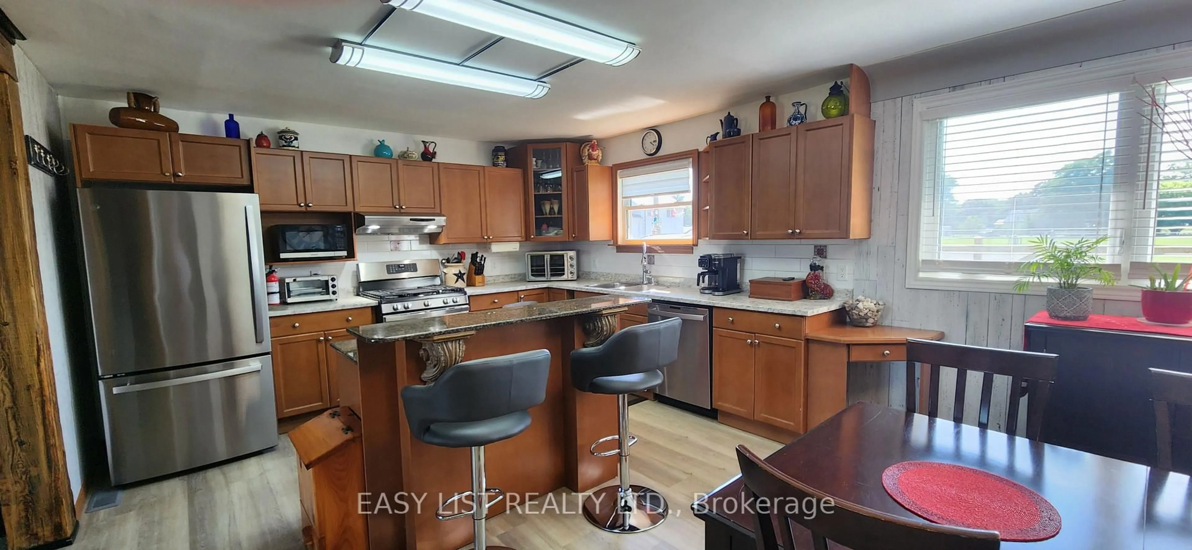 Unknown for 700 Norfolk County Road 28, Norfolk Ontario N0E 1G0