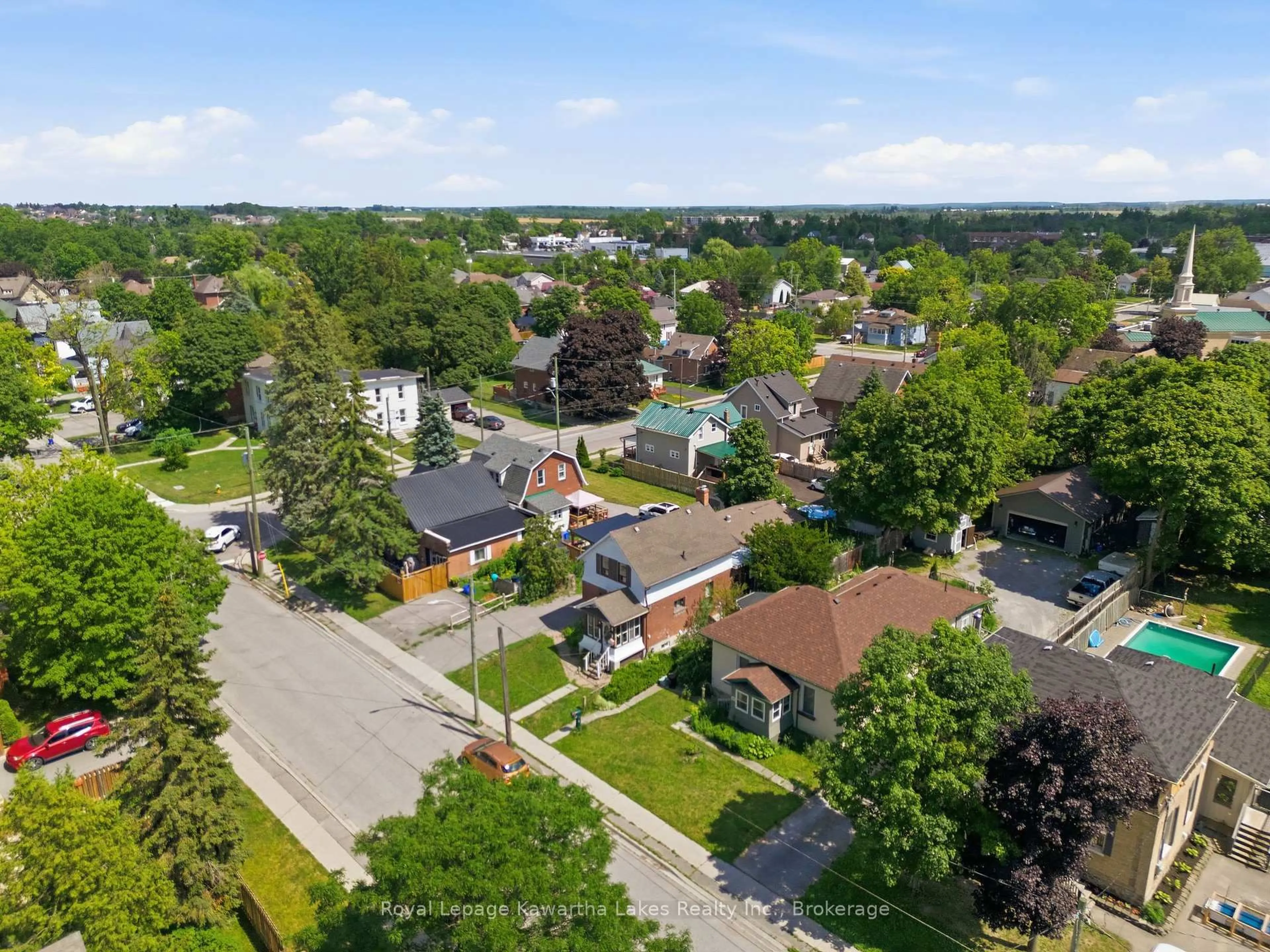 A pic from outside/outdoor area/front of a property/back of a property/a pic from drone, street for 51 Melbourne St, Kawartha Lakes Ontario K9V 2S9