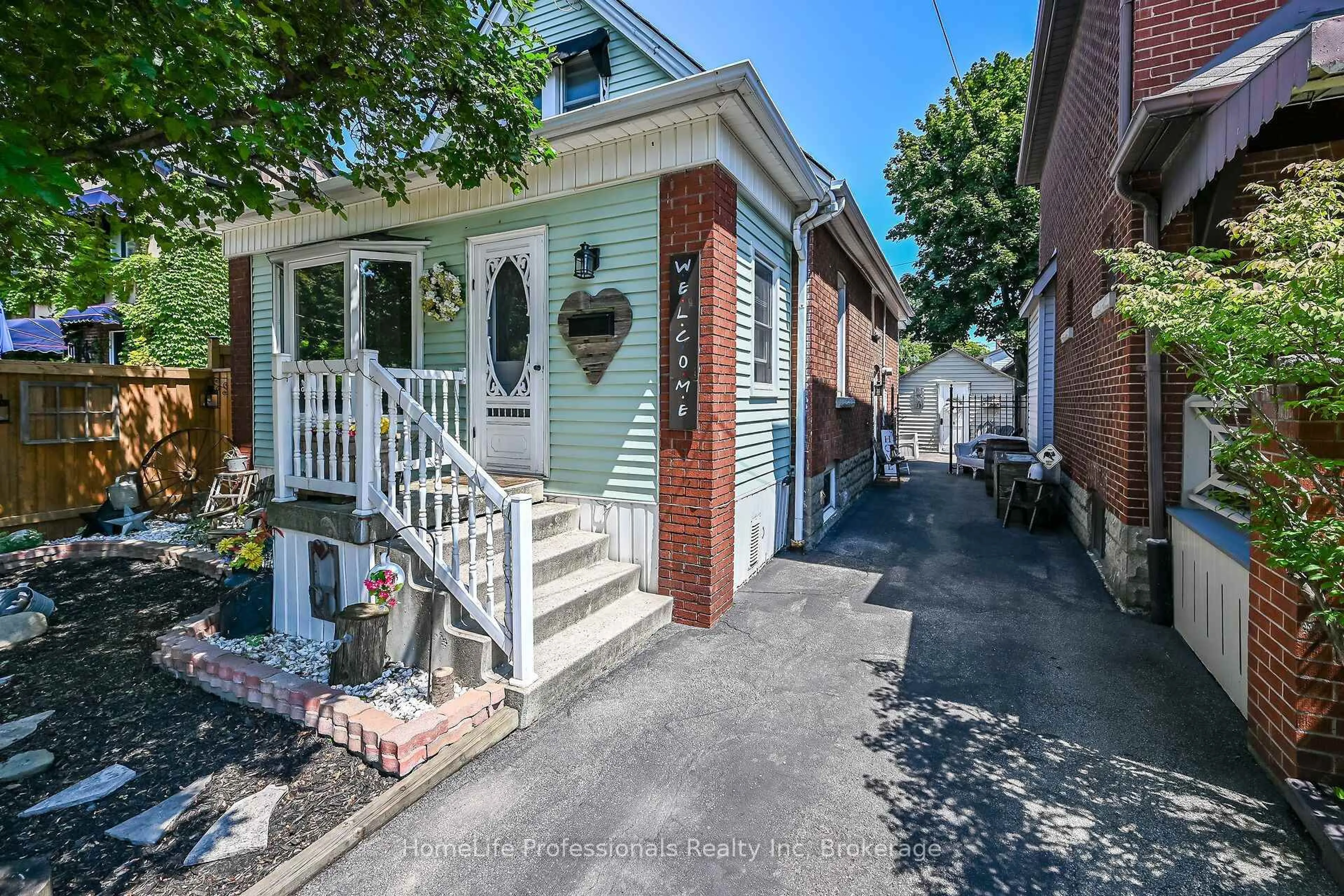 Patio, street for 13 Paisley Ave, Hamilton Ontario L8S 1T8
